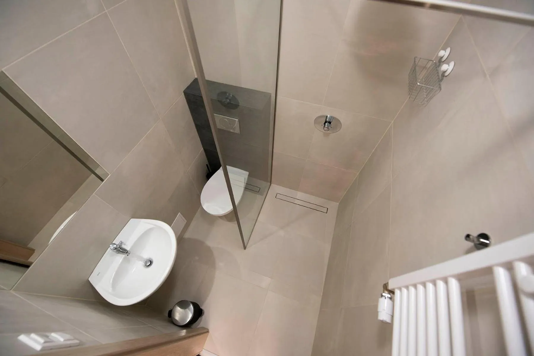 Bathroom in Hostel SMS FREE PARKING