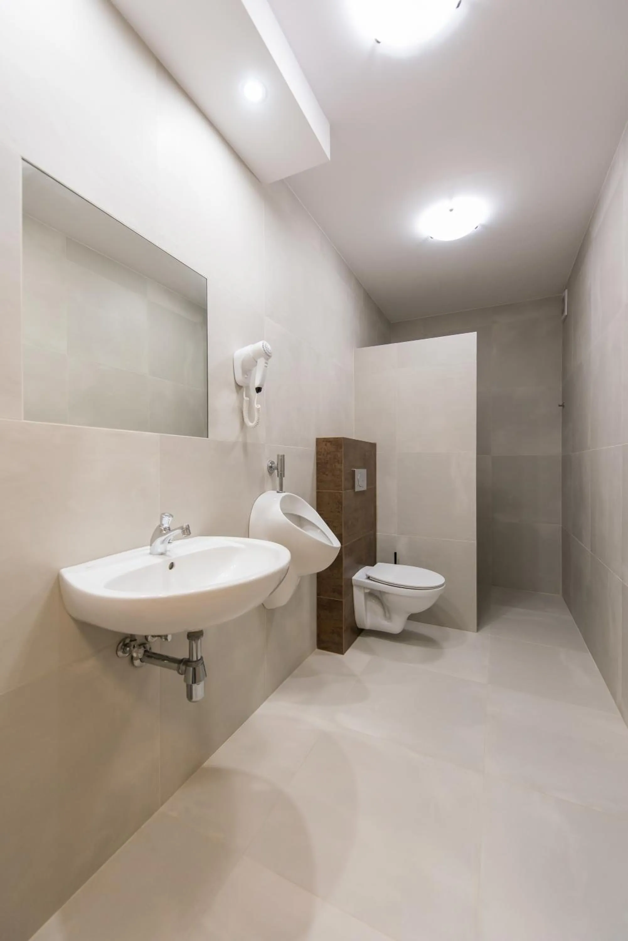 Toilet in Hostel SMS FREE PARKING