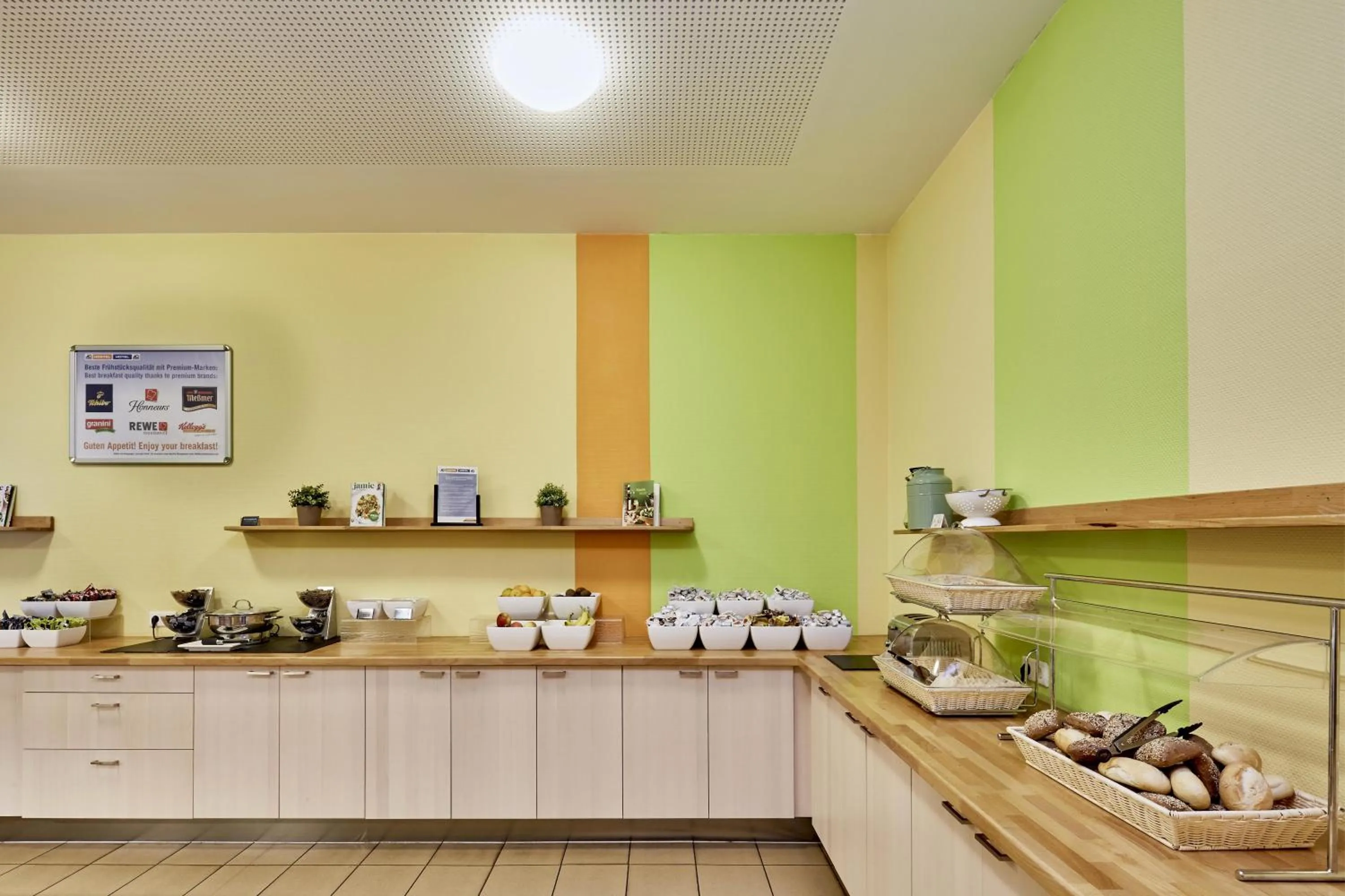 Bathroom in a&o Aachen Hauptbahnhof