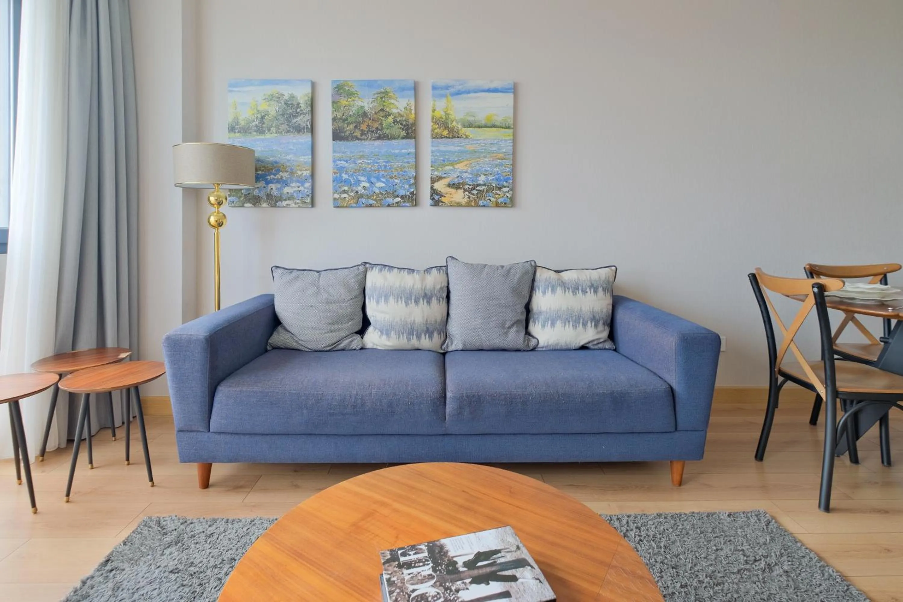 Living room in Grand Residence by NewInn