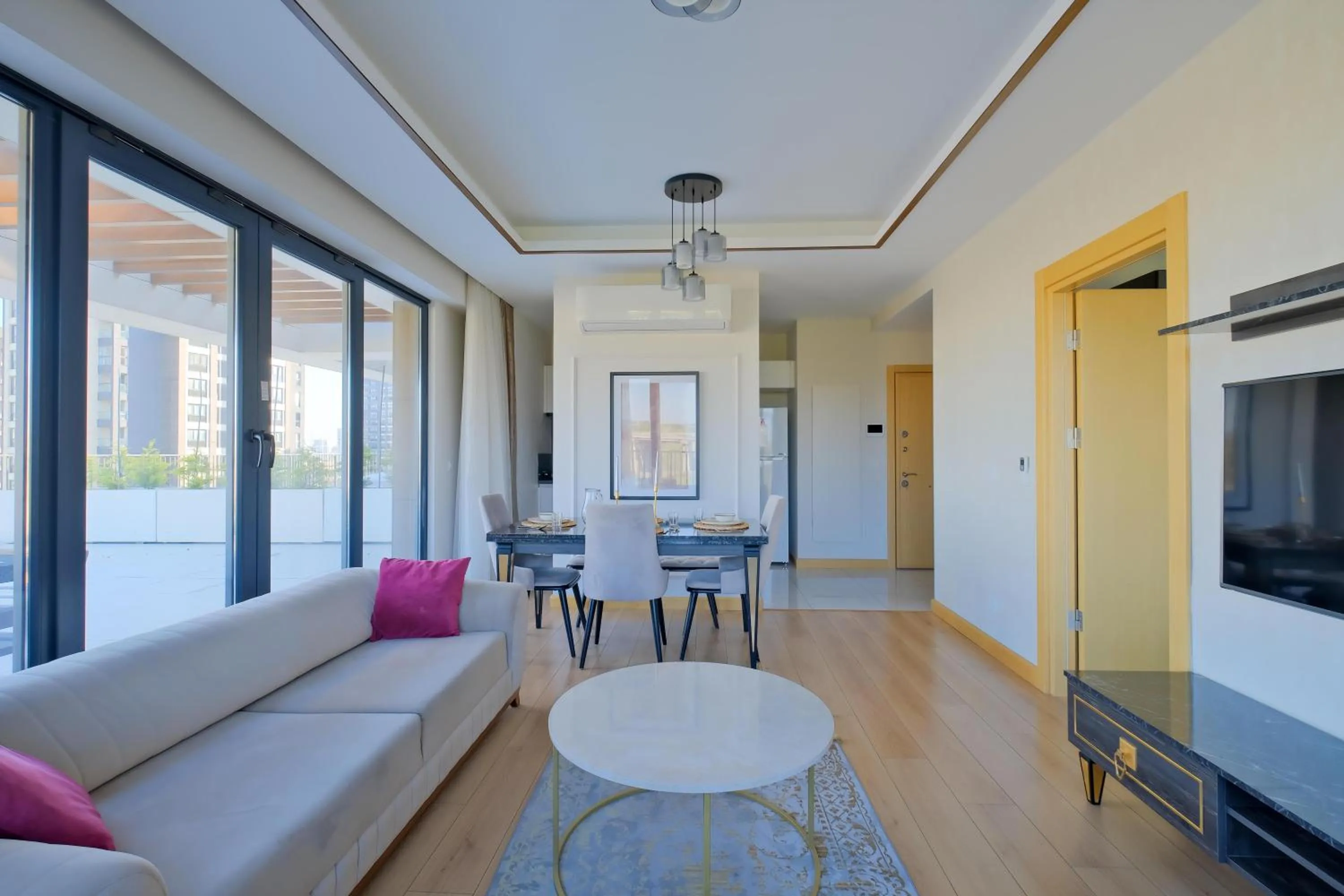 TV and multimedia in Grand Residence by NewInn