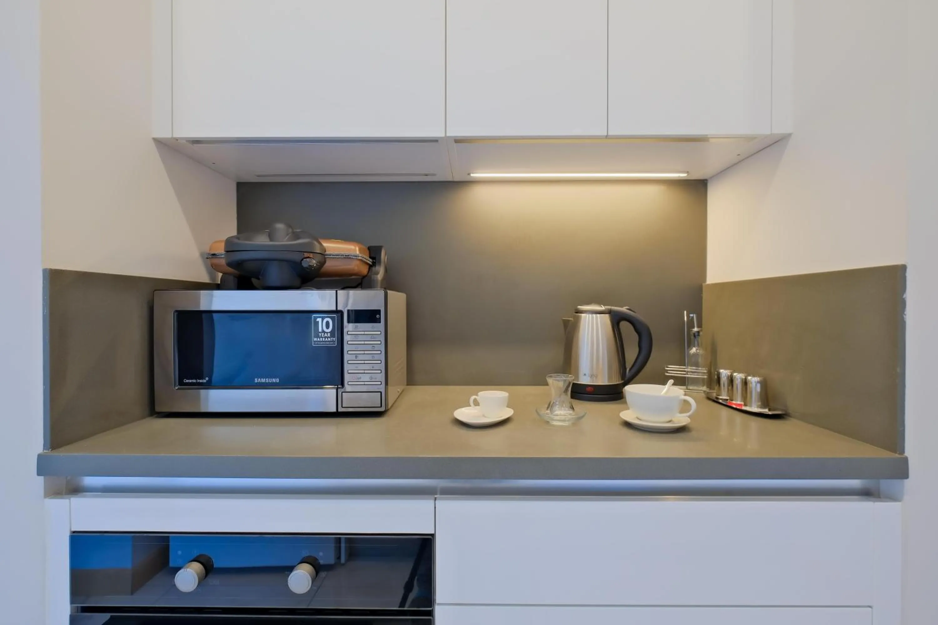 Coffee/tea facilities in Grand Residence by NewInn