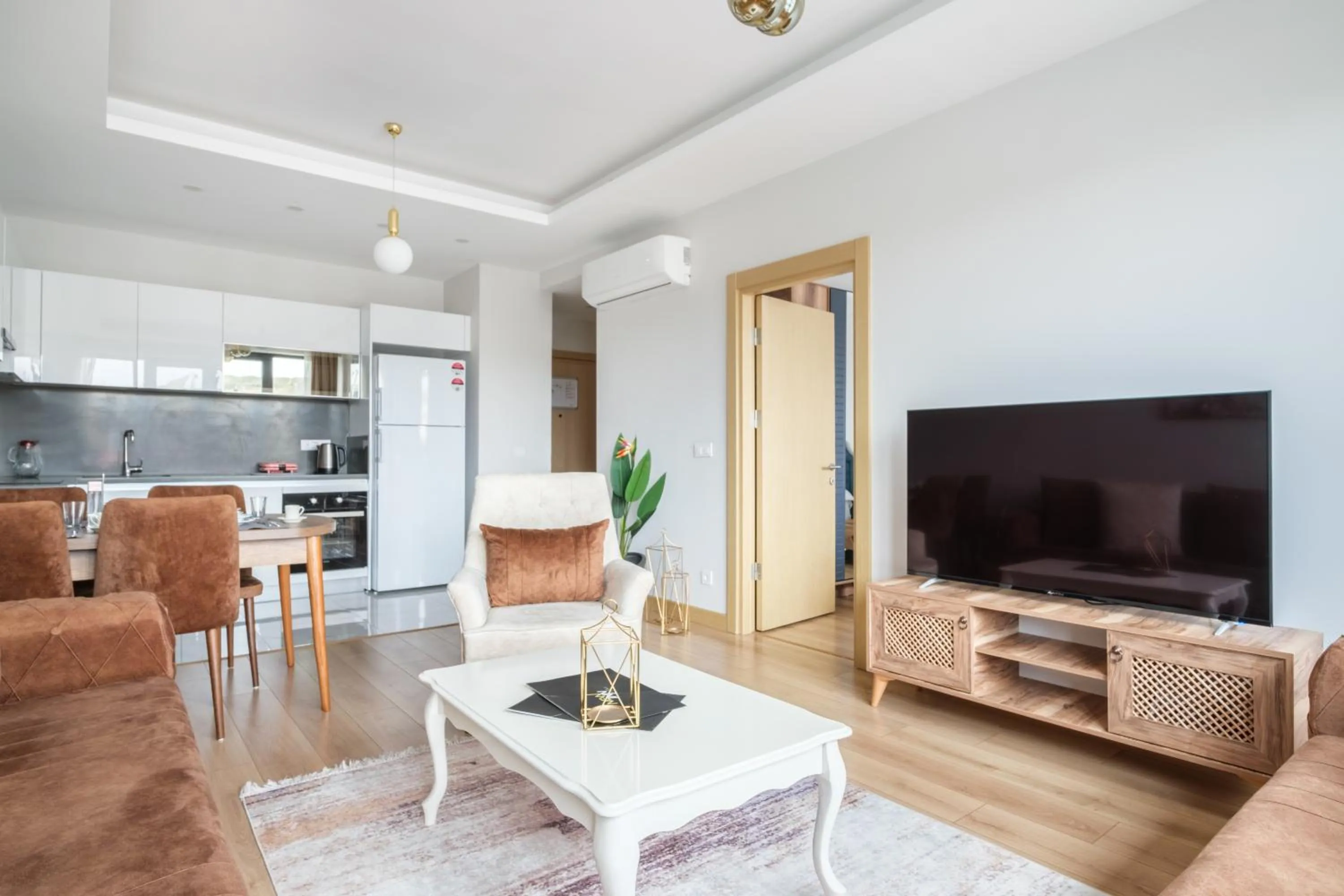 Living room in Grand Residence by NewInn