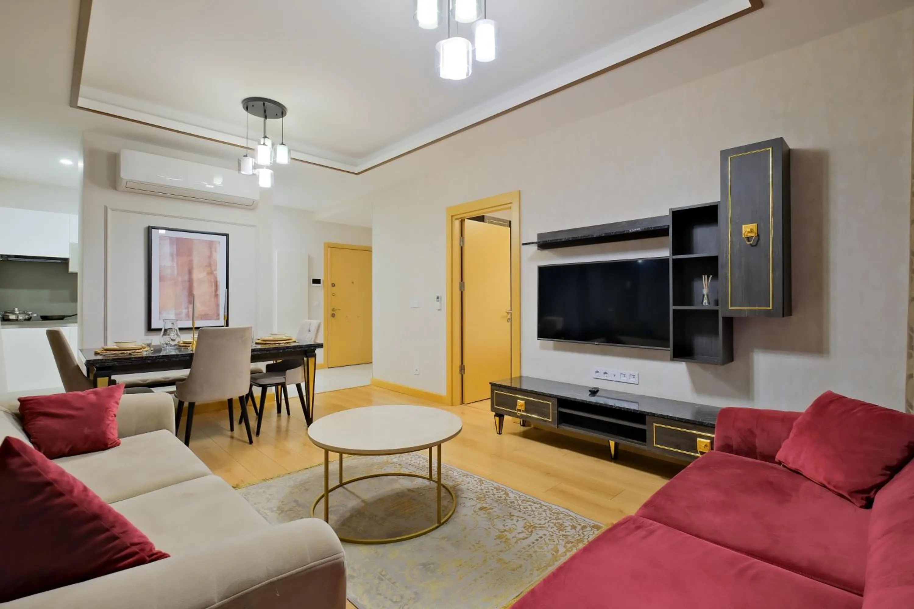 TV and multimedia in Grand Residence by NewInn