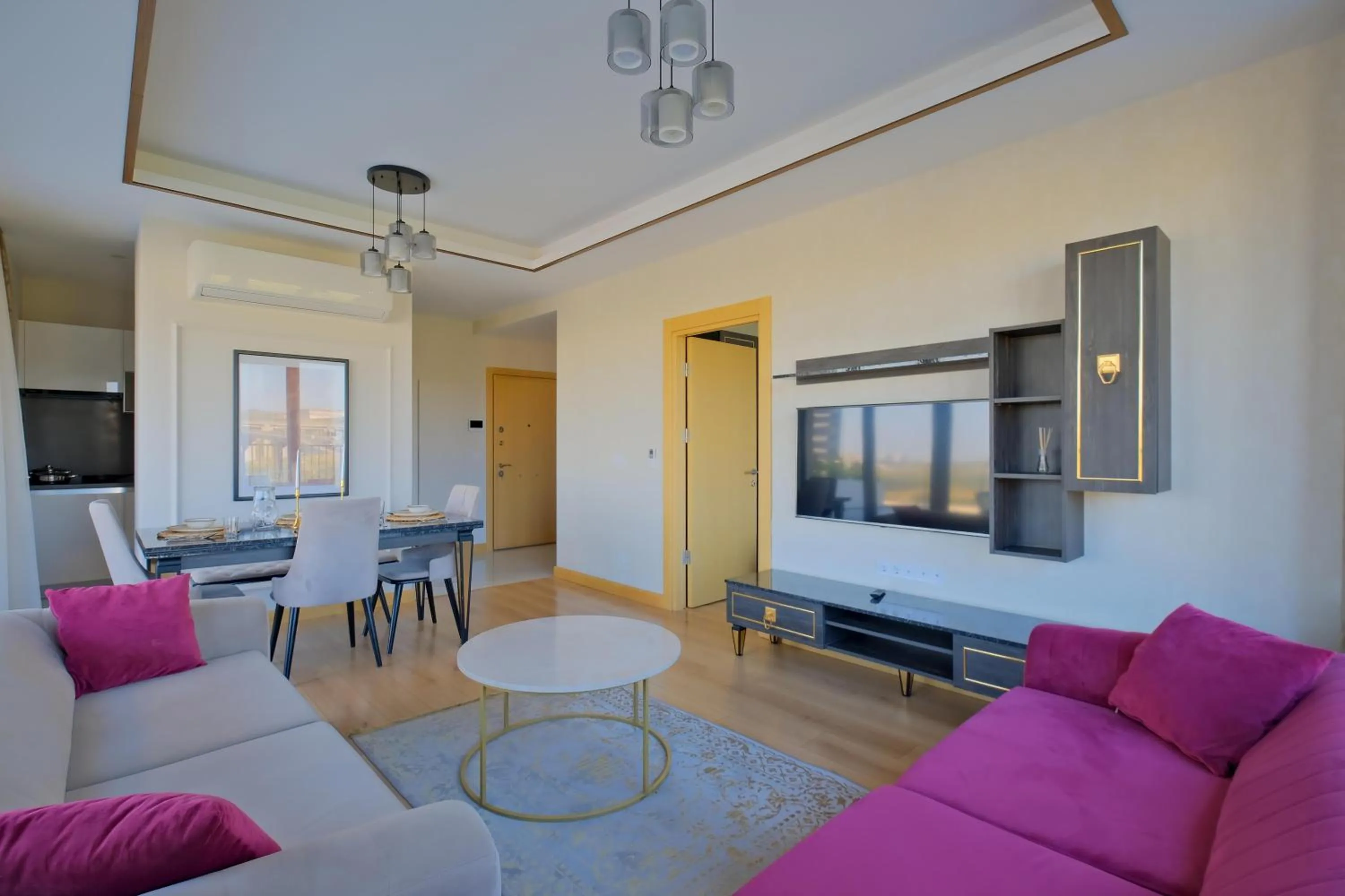 TV and multimedia in Grand Residence by NewInn