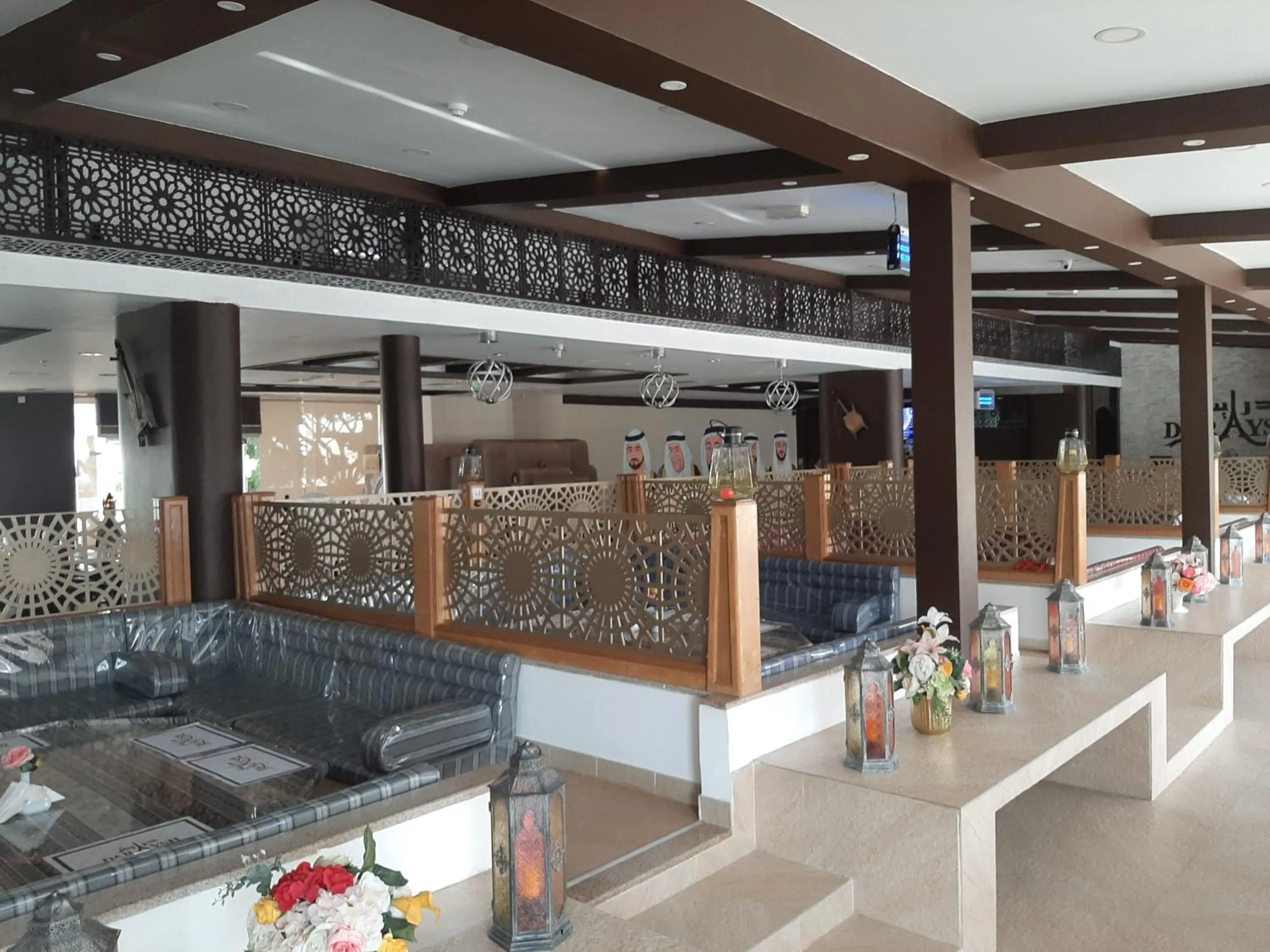 Restaurant/places to eat in Daraysh Hotel