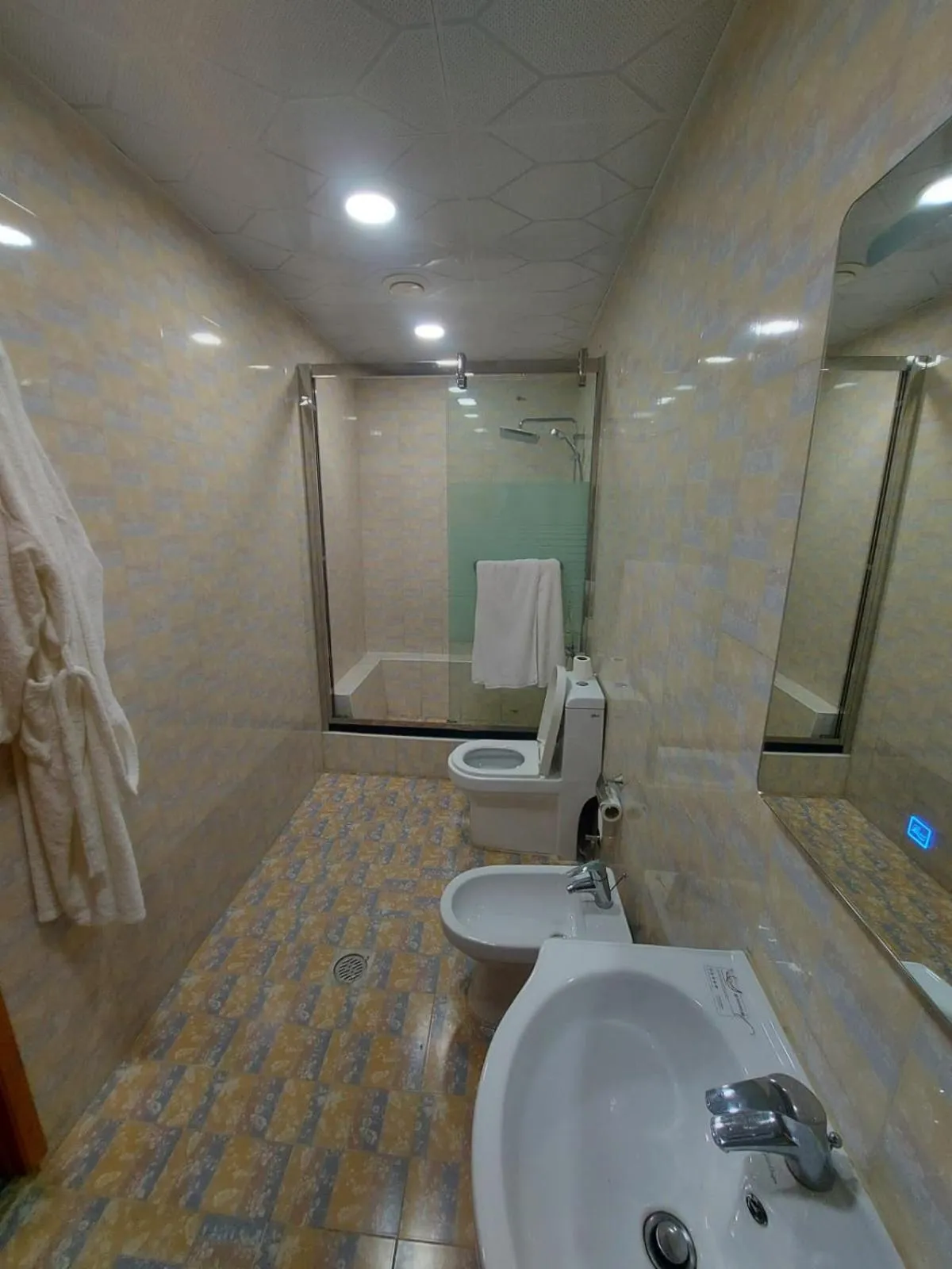 Bathroom in Daraysh Hotel