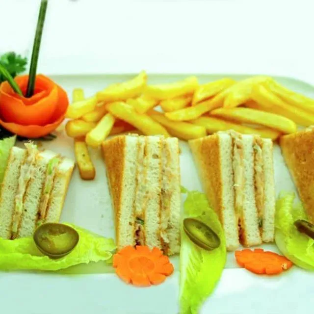 Food in Daraysh Hotel