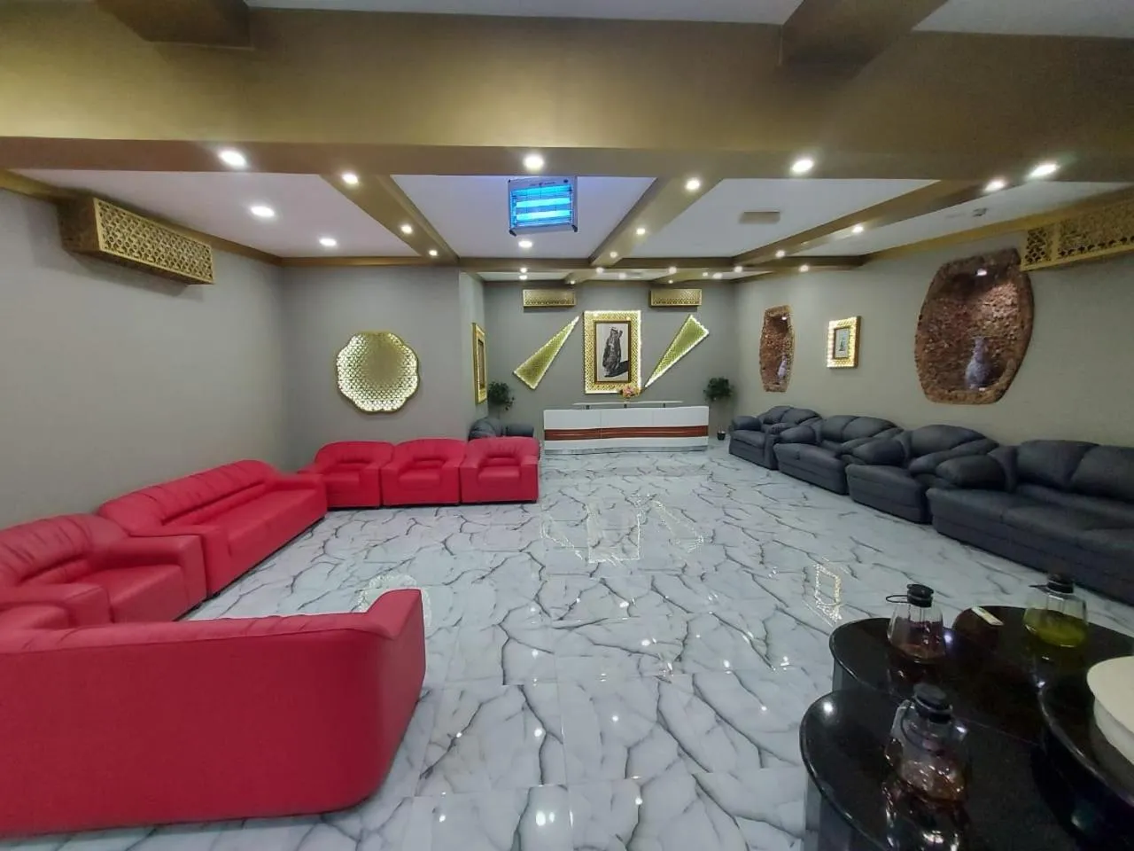 Lobby or reception in Daraysh Hotel