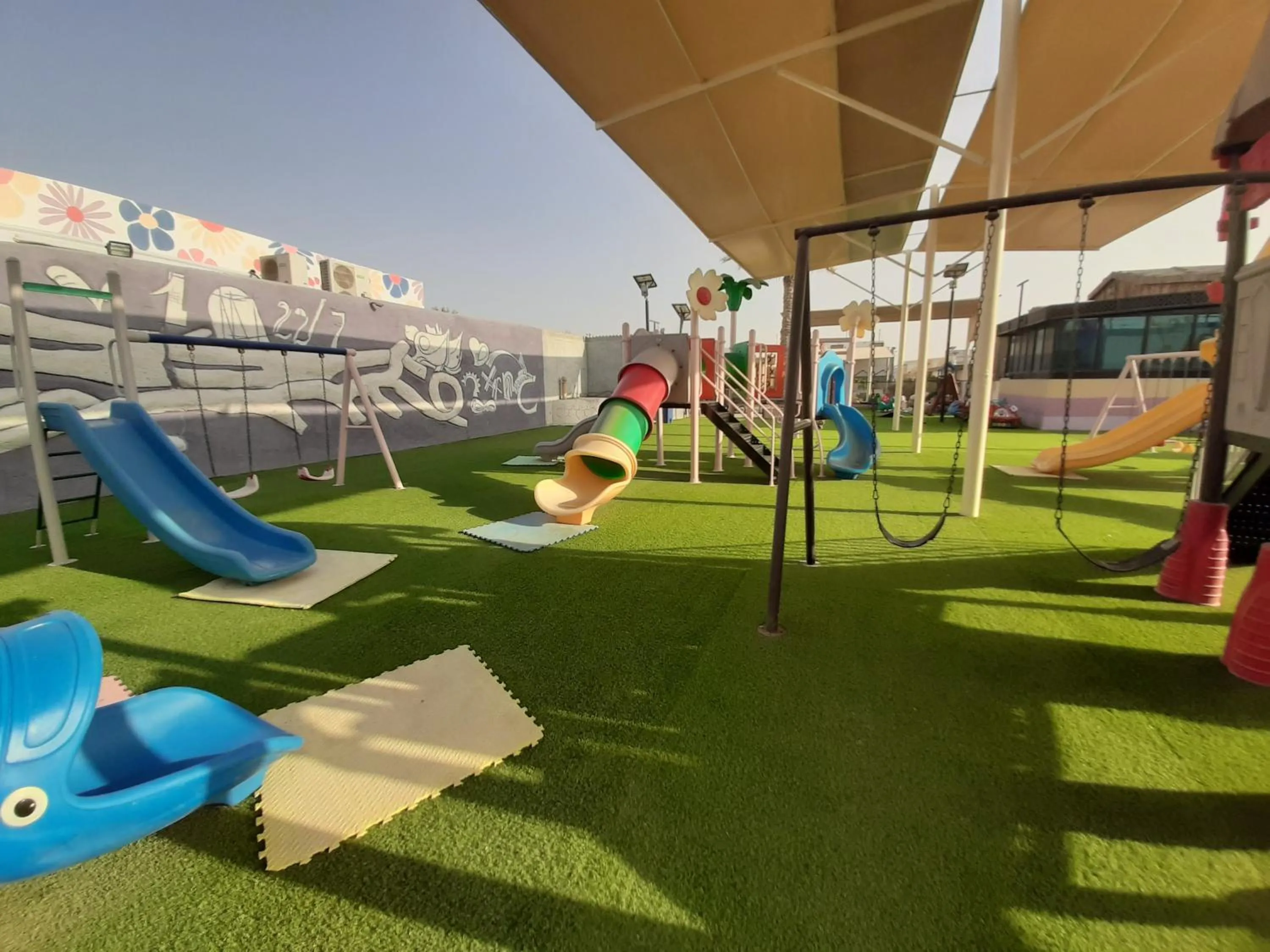 Property building in Daraysh Hotel