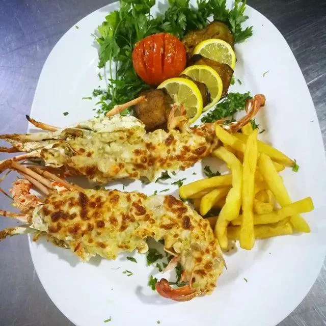 Food in Daraysh Hotel