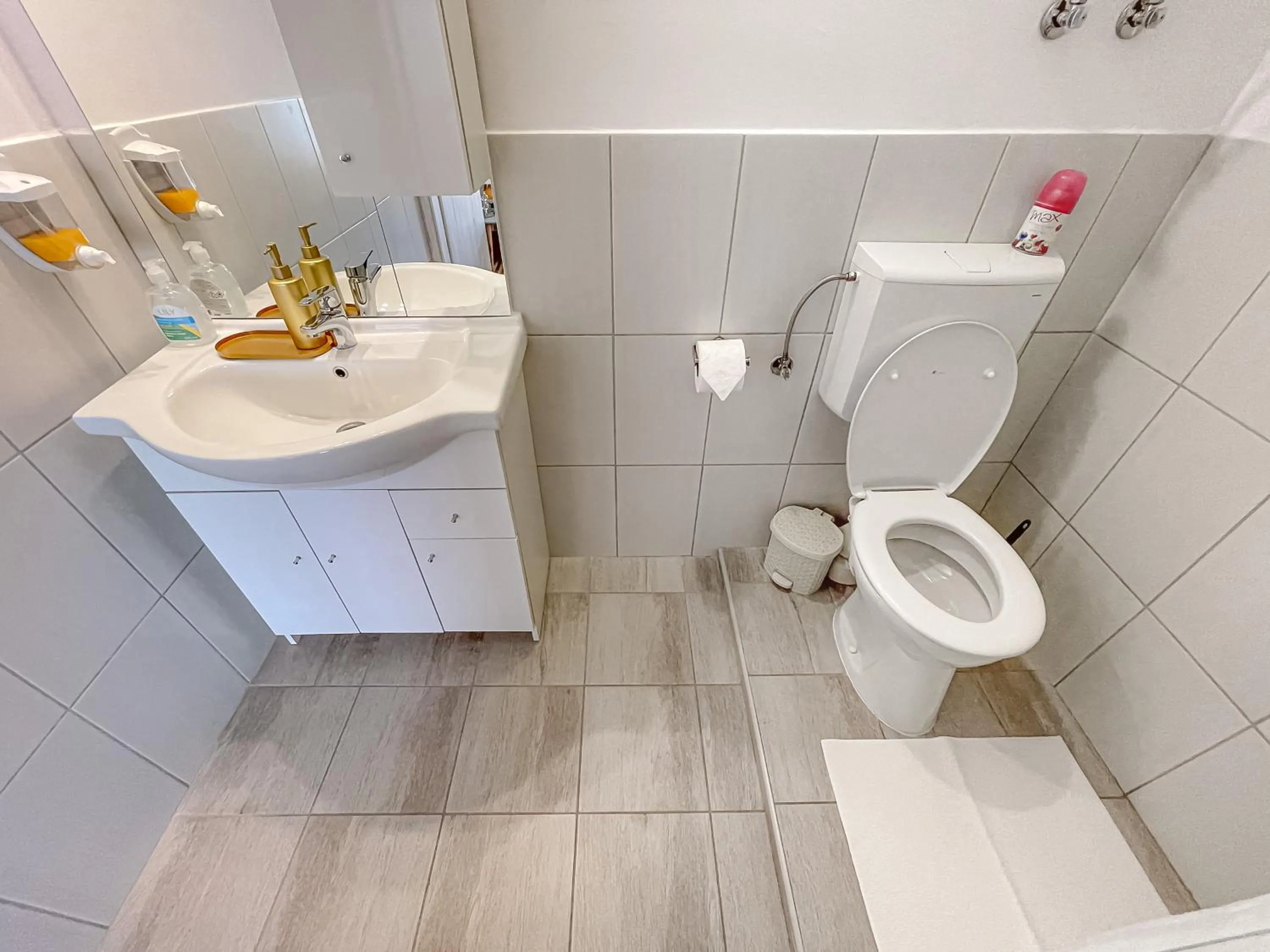 Shower in Zen House ADULT ONLY 16plus