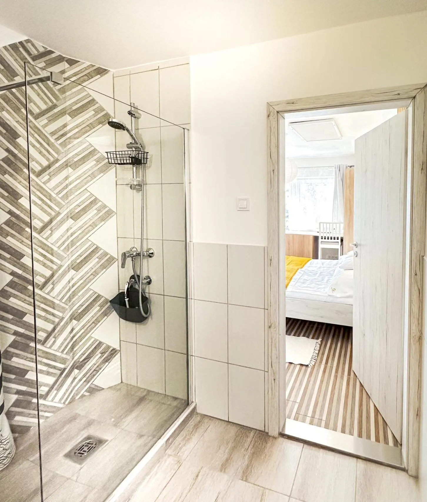 Shower, Bed in Zen House ADULT ONLY 16plus