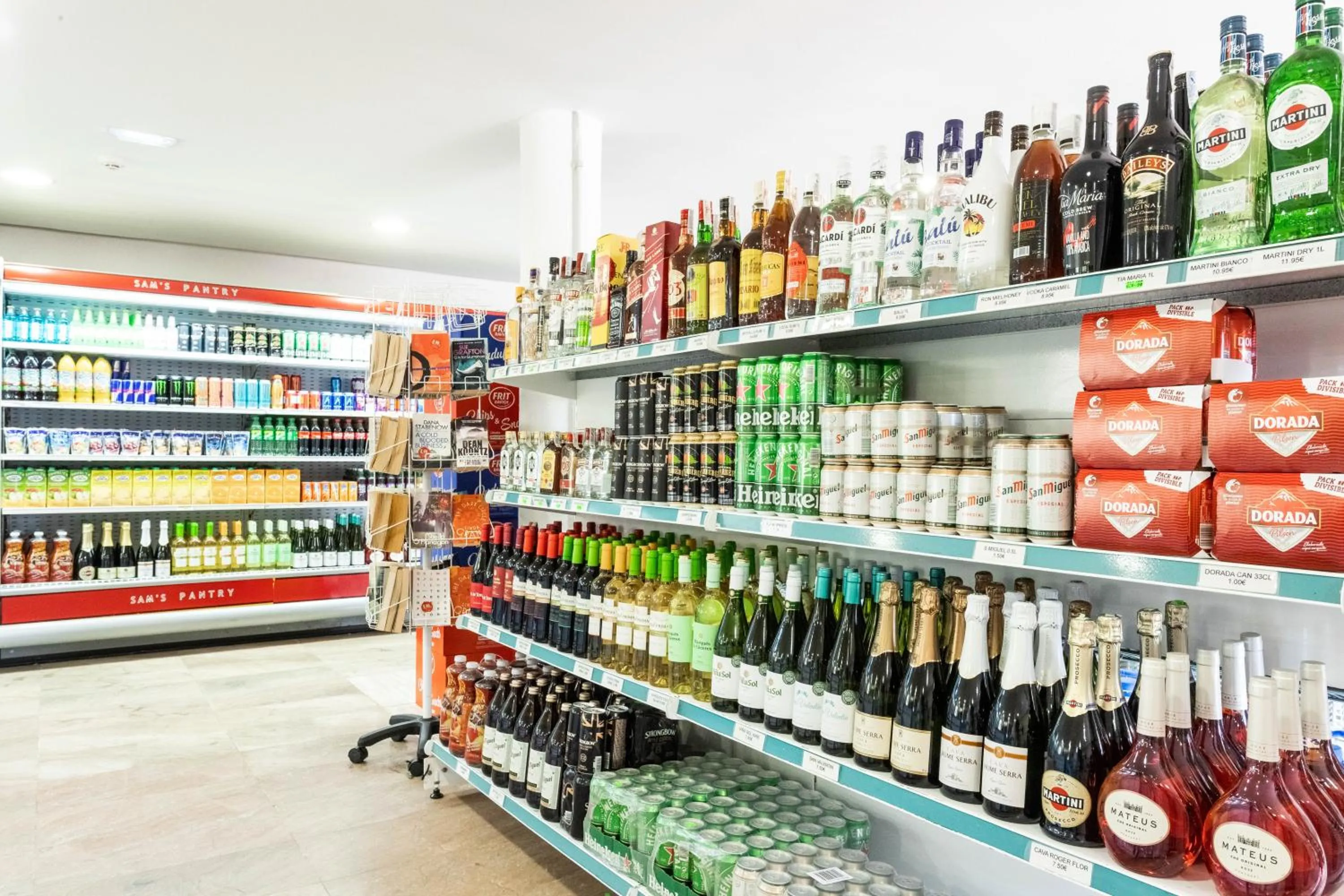 Supermarket/grocery shop in Ramada Residences by Wyndham Costa Adeje