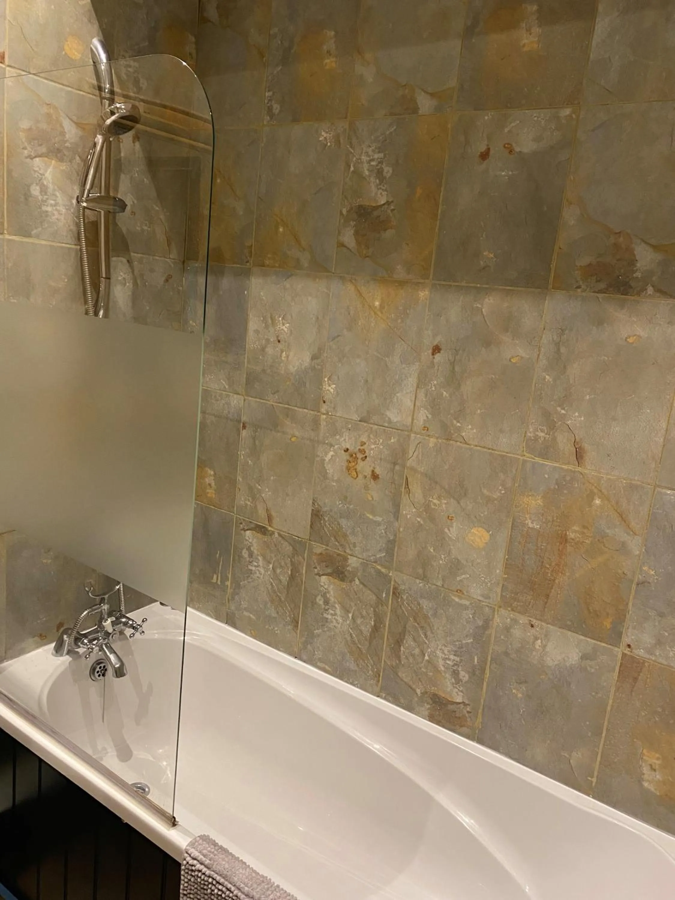 Bathroom in The Seven Stars