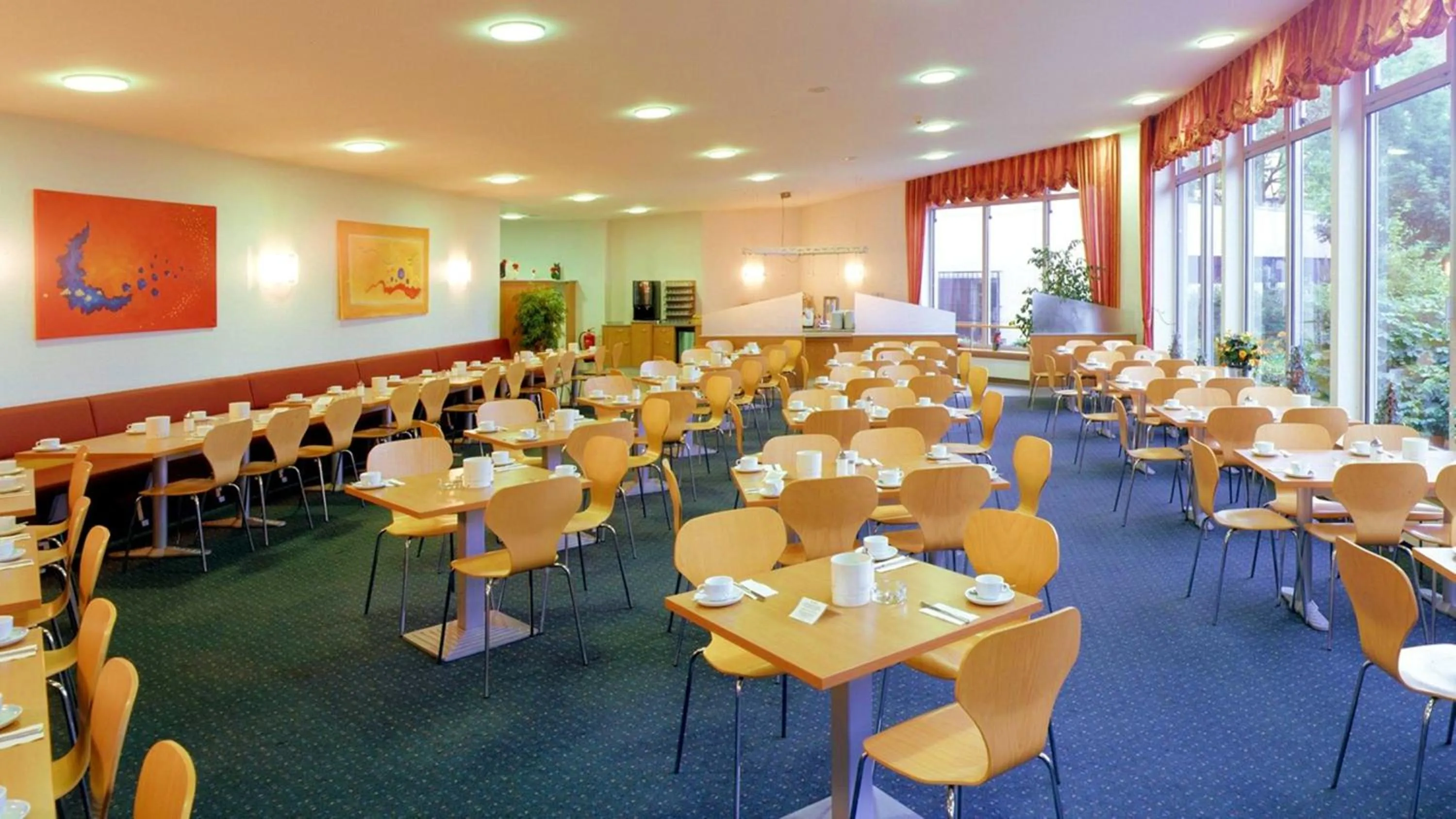 Restaurant/places to eat in Panorama Inn Hotel und Boardinghaus