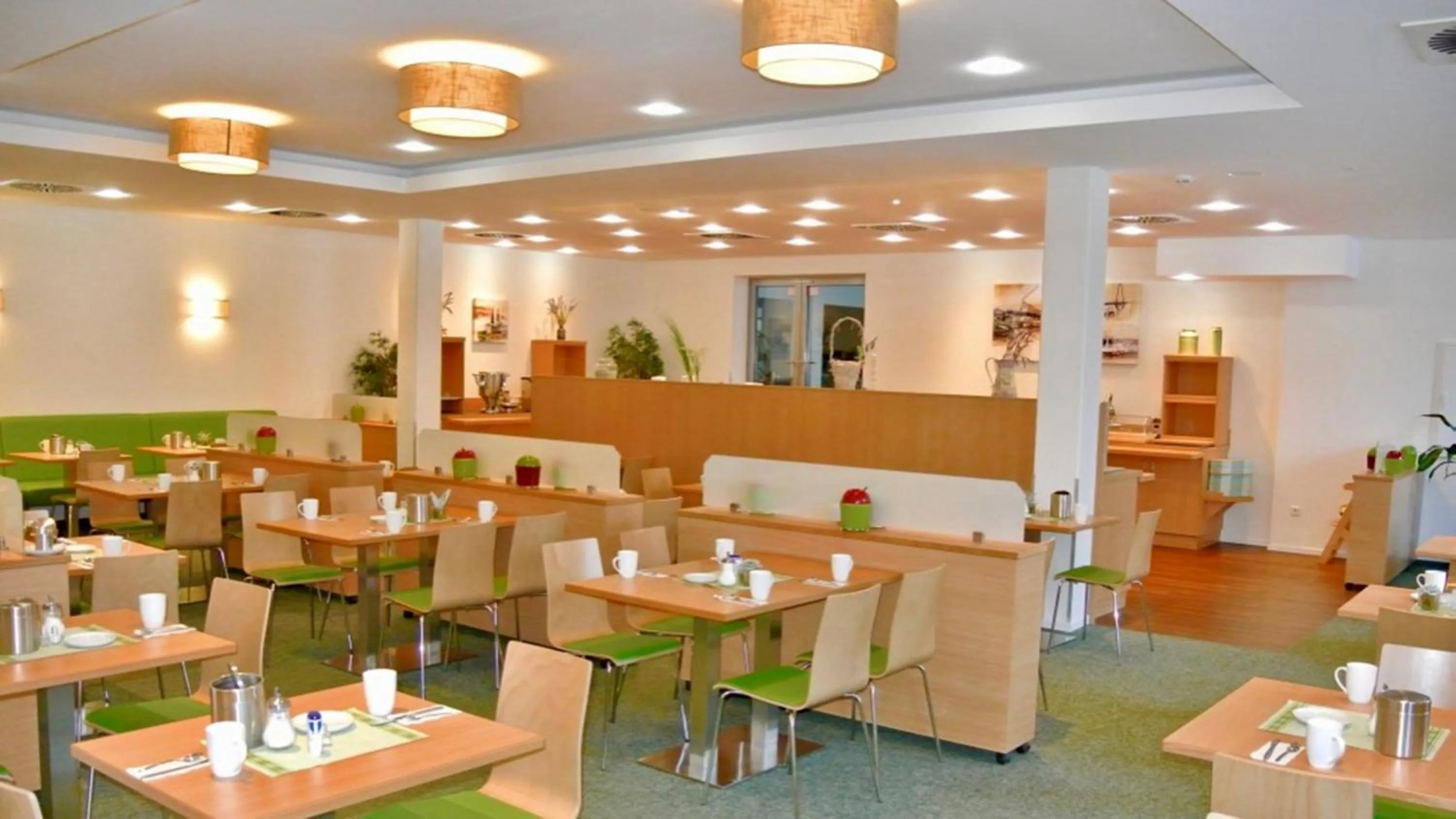 Restaurant/places to eat in Panorama Inn Hotel und Boardinghaus
