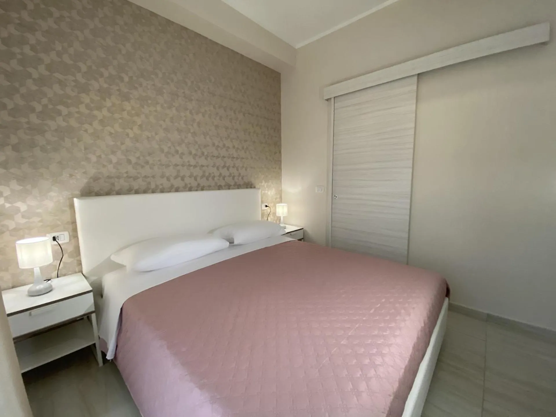 Photo of the whole room, Bed in B&B Enjoy Happyness