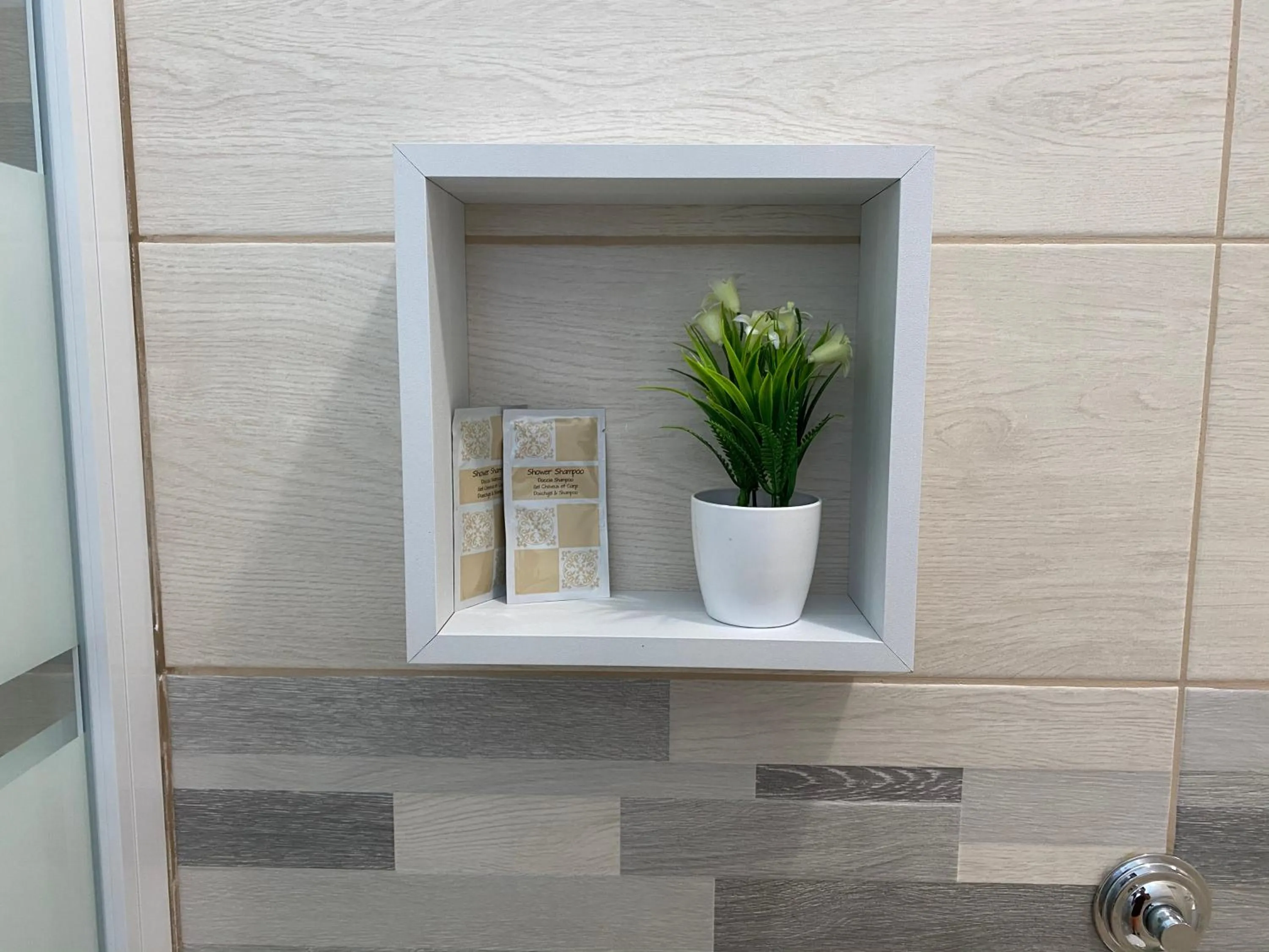 Bathroom in B&B Enjoy Happyness