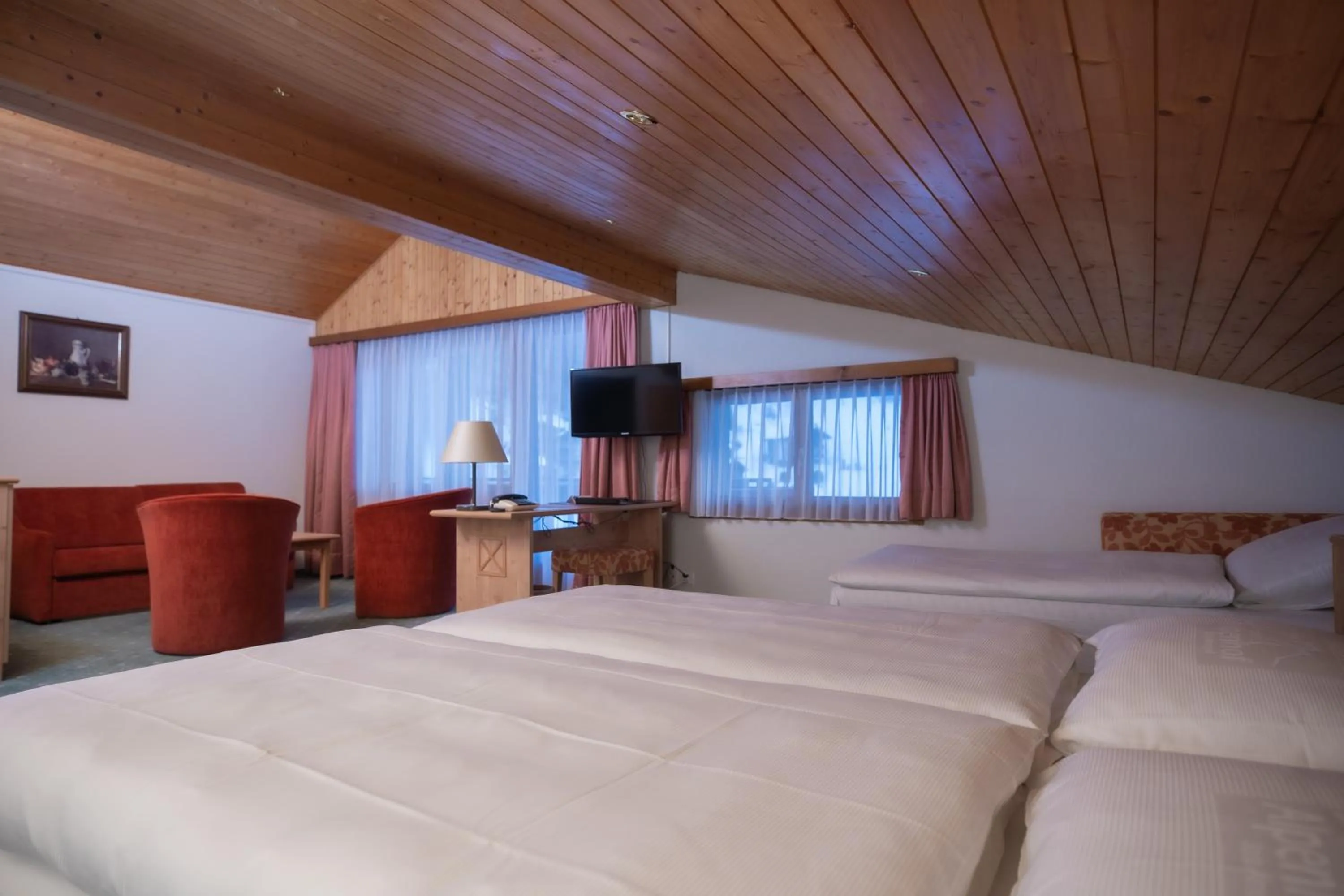 Bed in Hotel Alpenhof