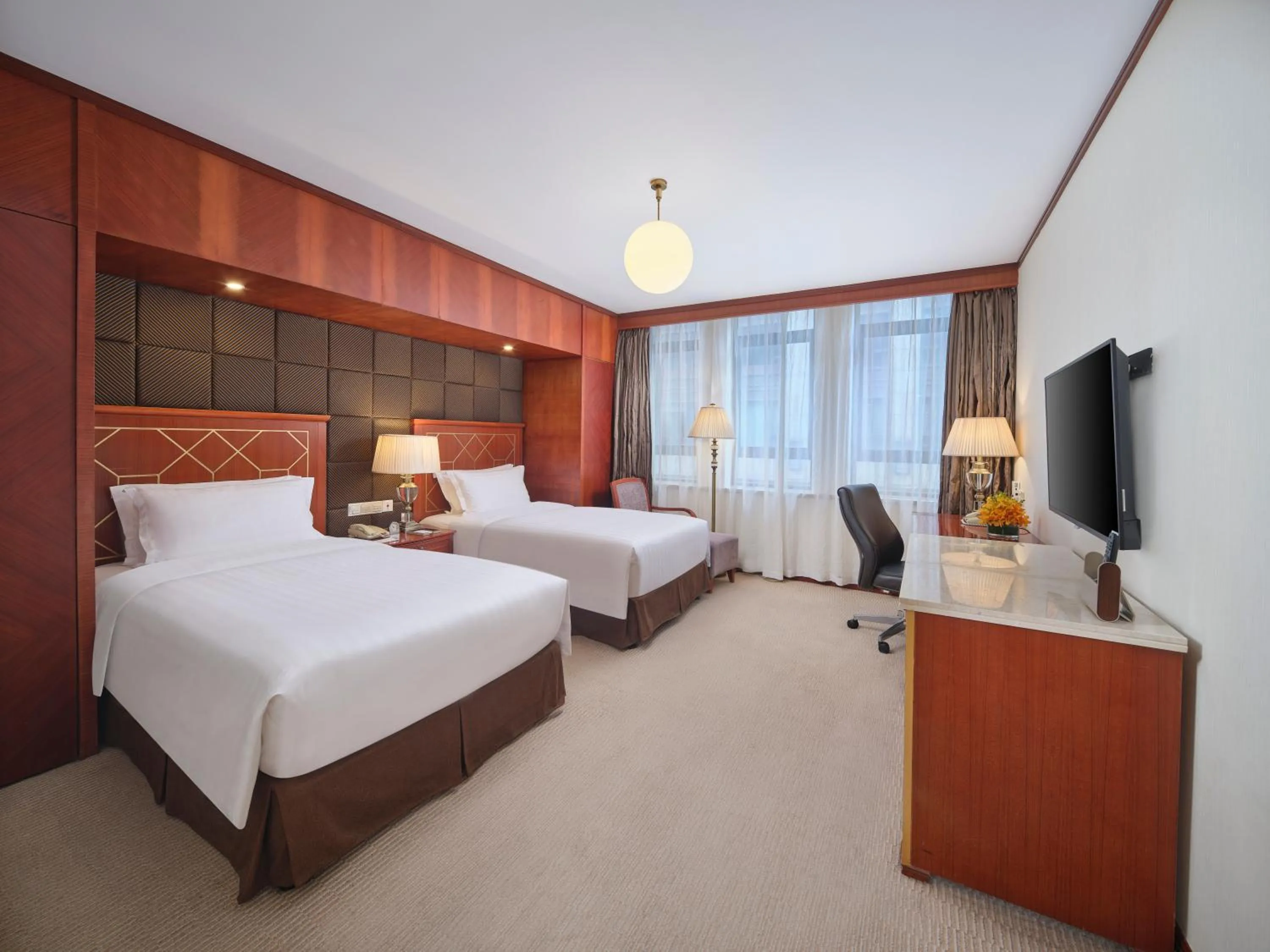 Bedroom, Bed in Shanghai Park Hotel - Hudec Excellent Historical Building - Priority Access for Classic Butterfly Cookies Without queuing to guests