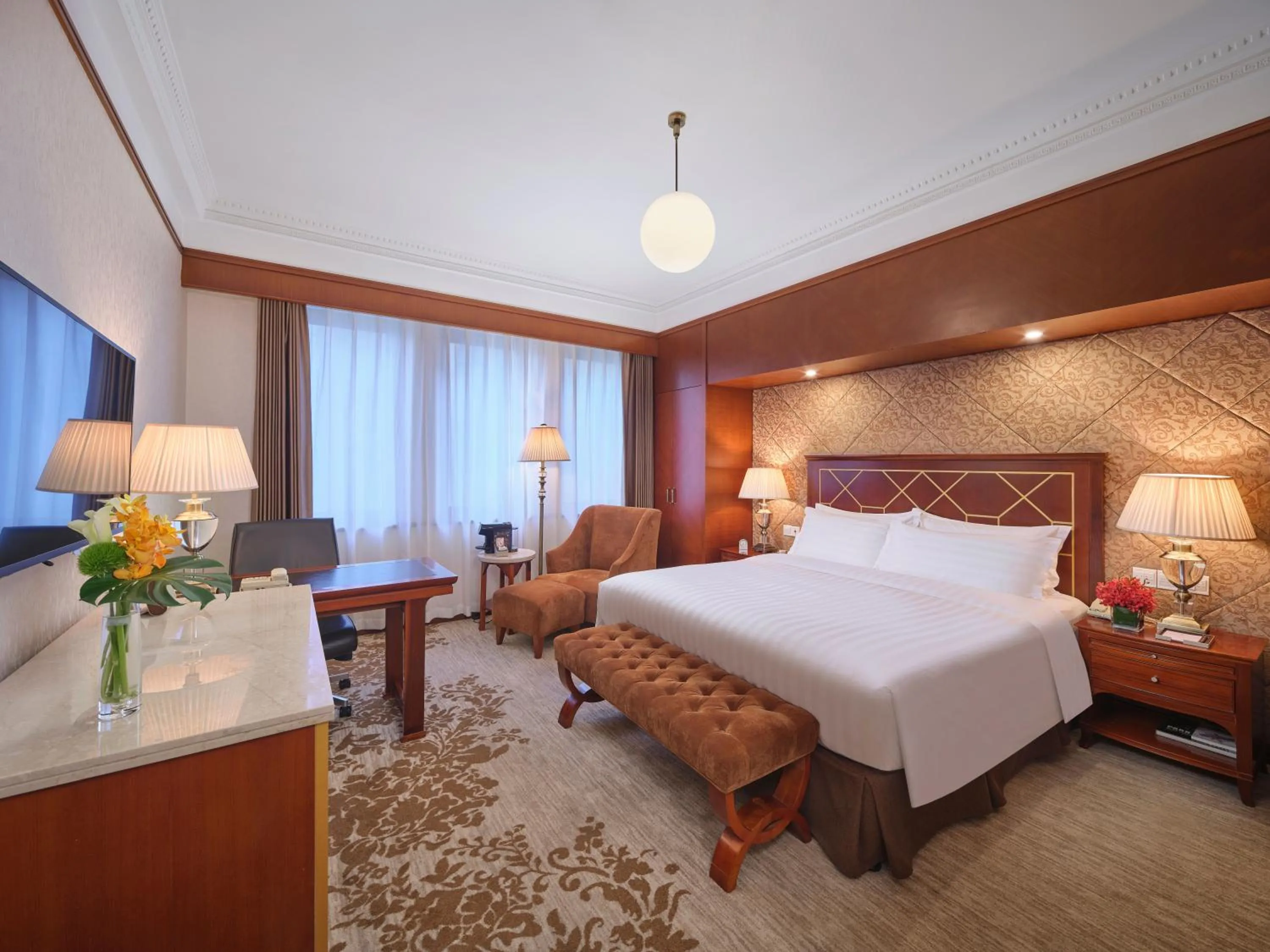 Bedroom, Bed in Shanghai Park Hotel - Hudec Excellent Historical Building - Priority Access for Classic Butterfly Cookies Without queuing to guests