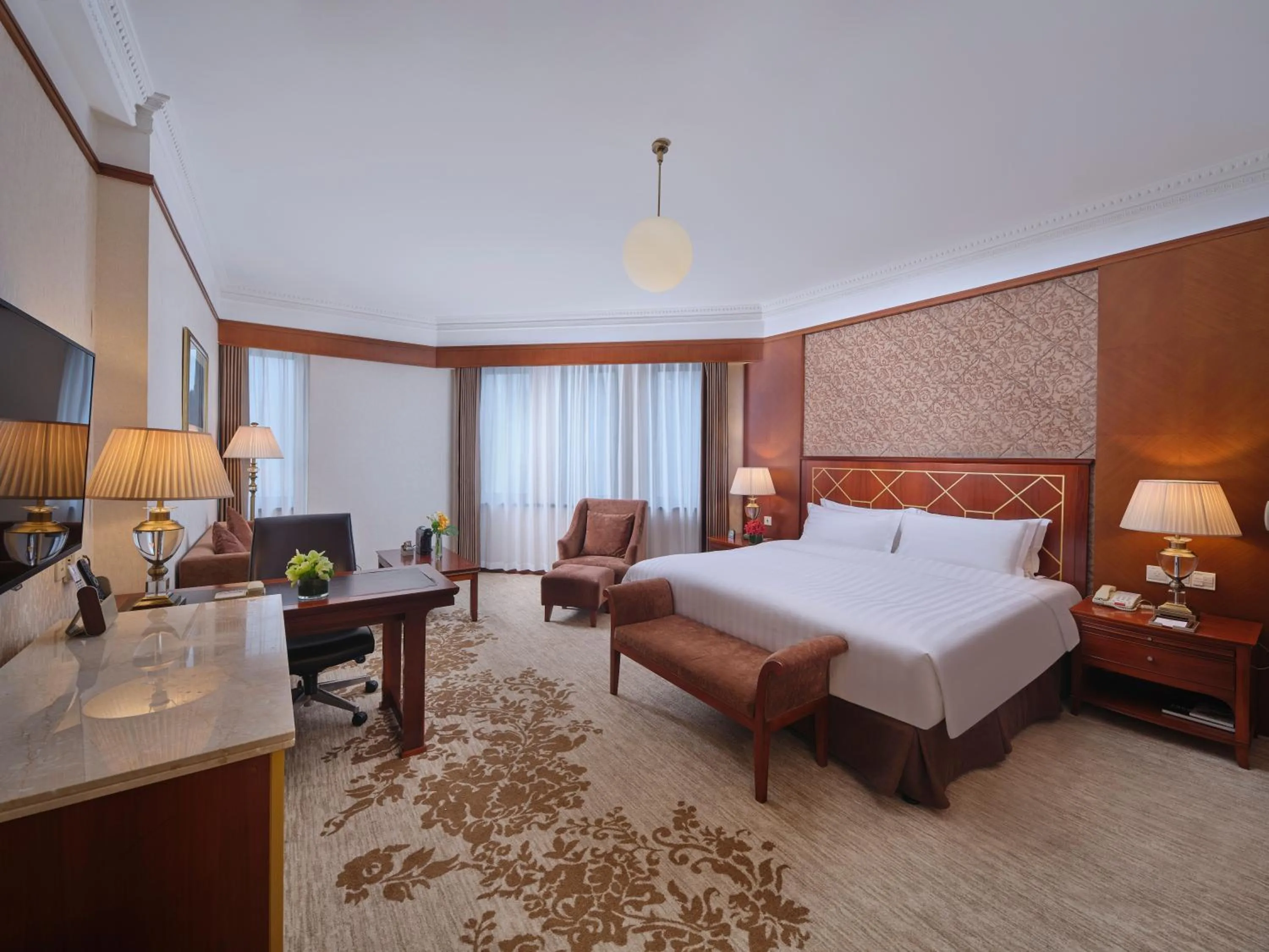 Bedroom, Bed in Shanghai Park Hotel - Hudec Excellent Historical Building - Priority Access for Classic Butterfly Cookies Without queuing to guests
