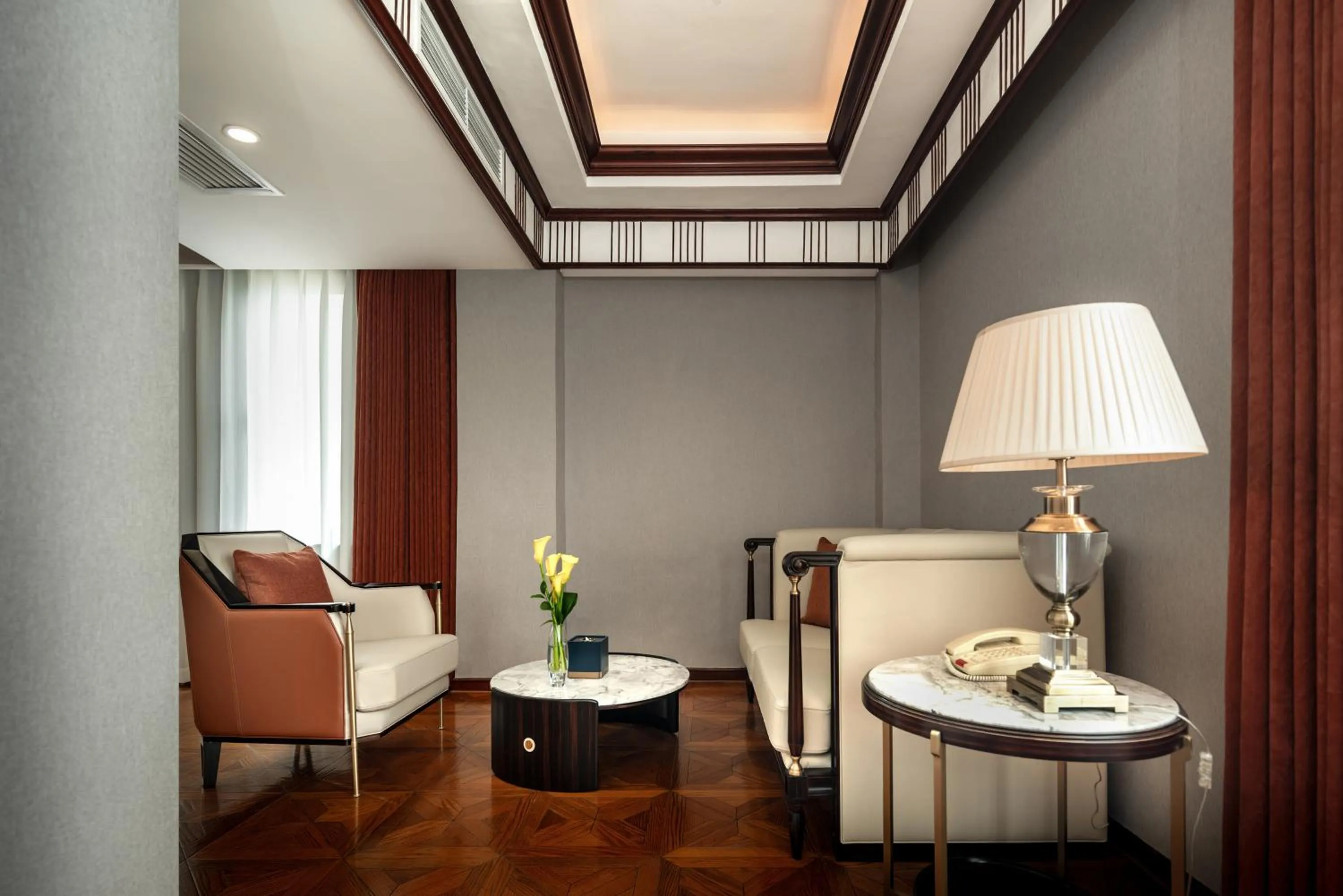 Living room in Shanghai Park Hotel - Hudec Excellent Historical Building - Priority Access for Classic Butterfly Cookies Without queuing to guests