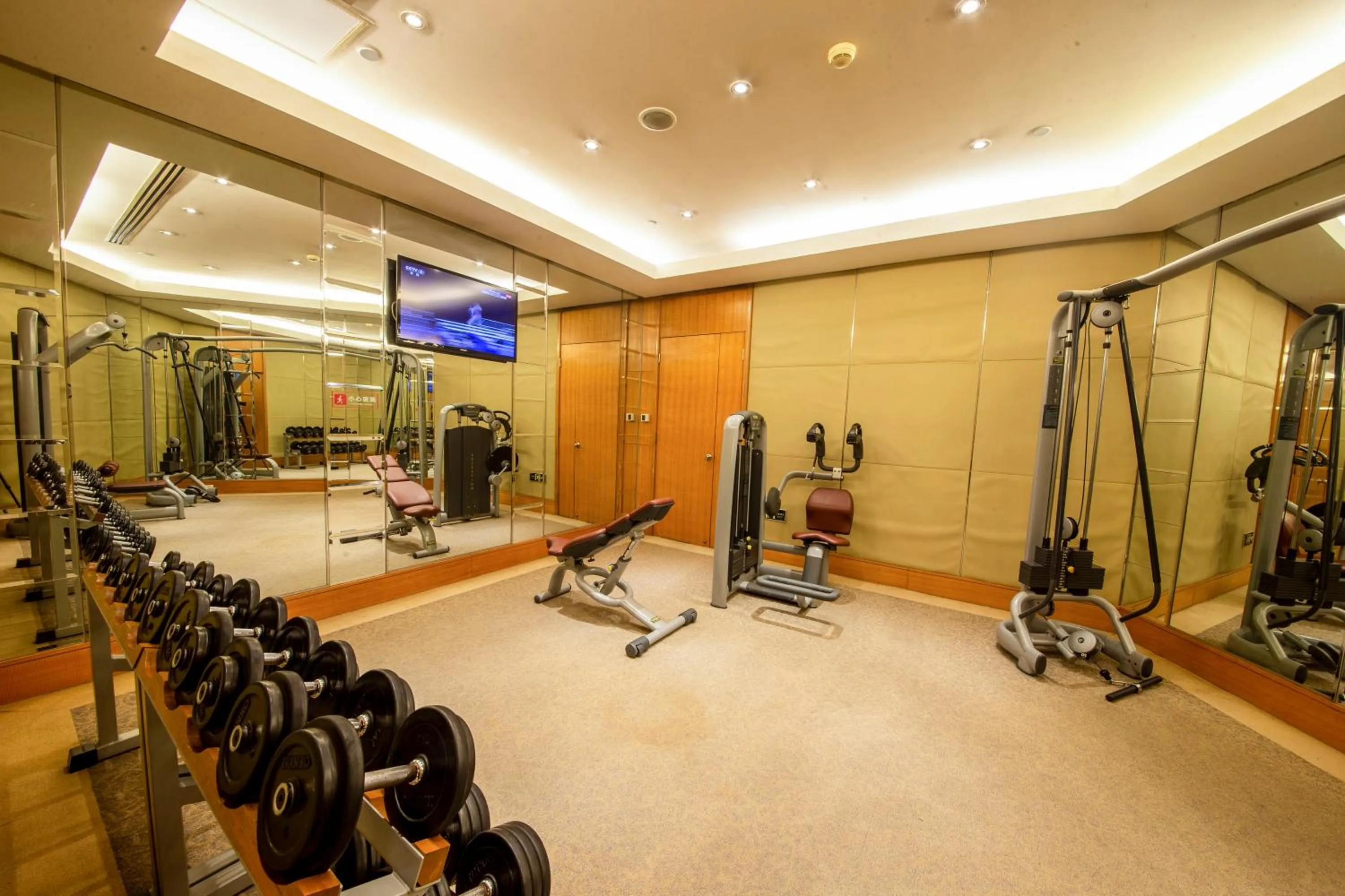 Fitness centre/facilities in The Kunlun Beijing Jin Jiang Radisson