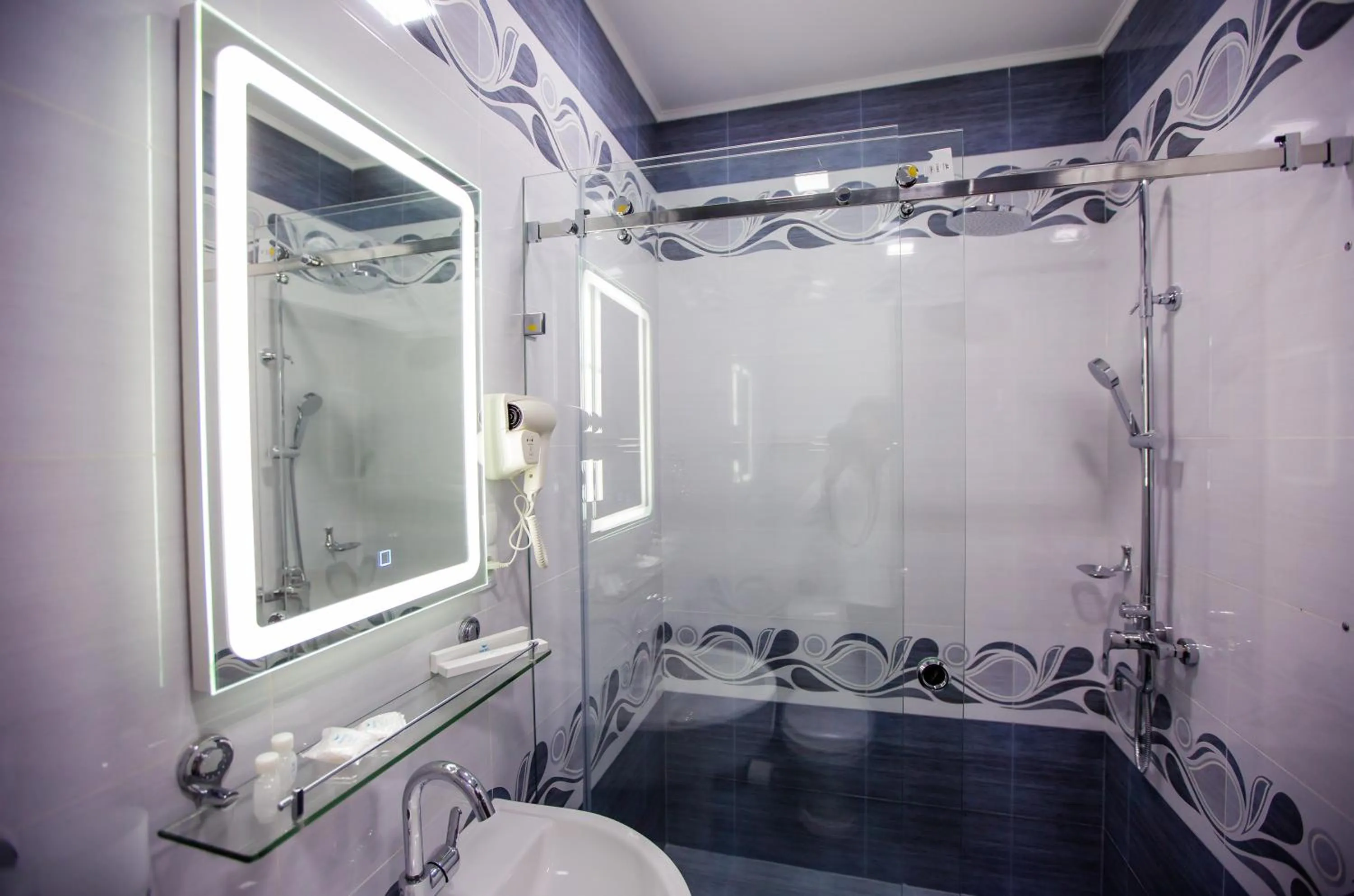 Shower in Hotel Ak Saray