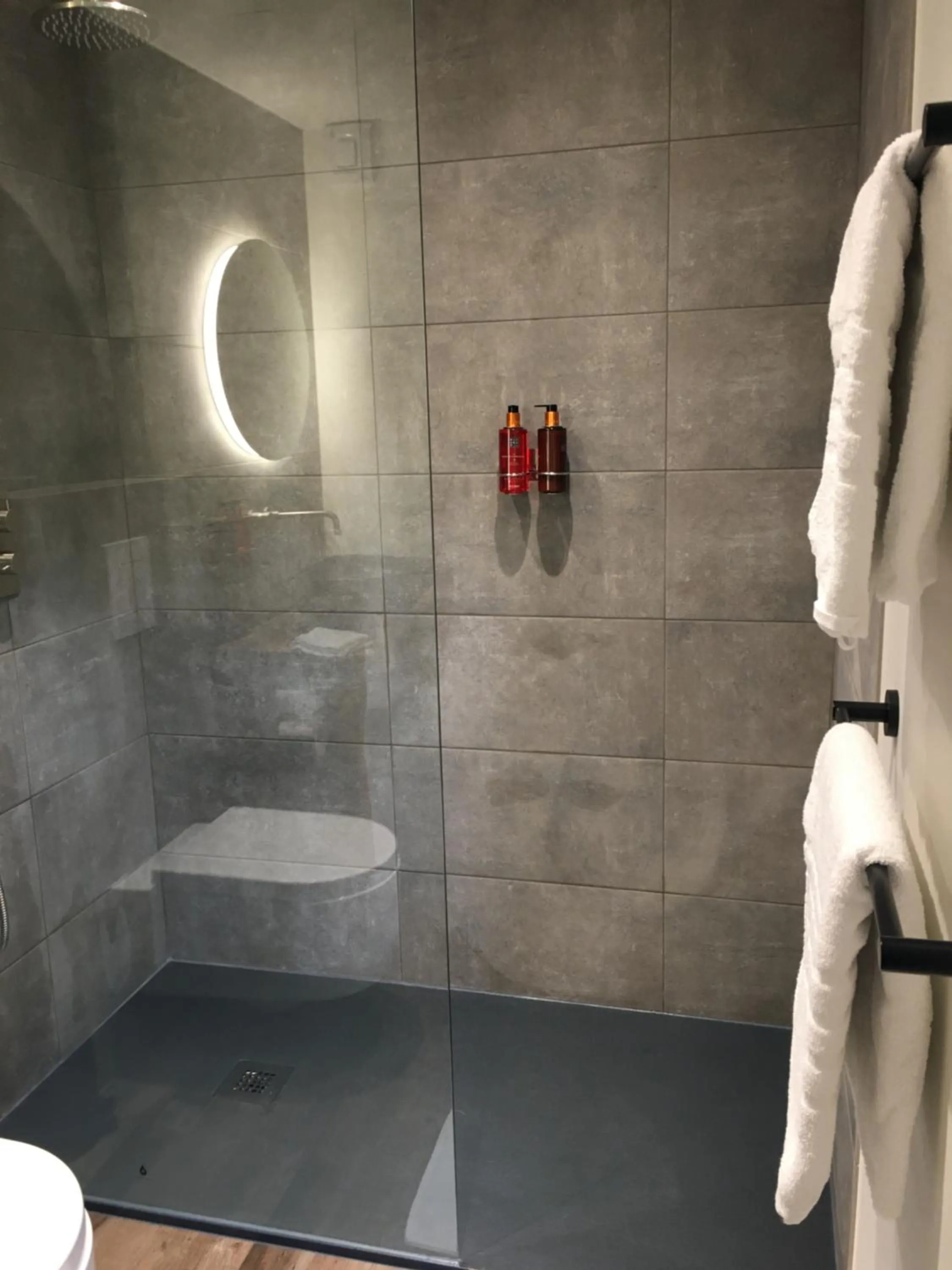 Shower in B&B Sint-Mariaburg