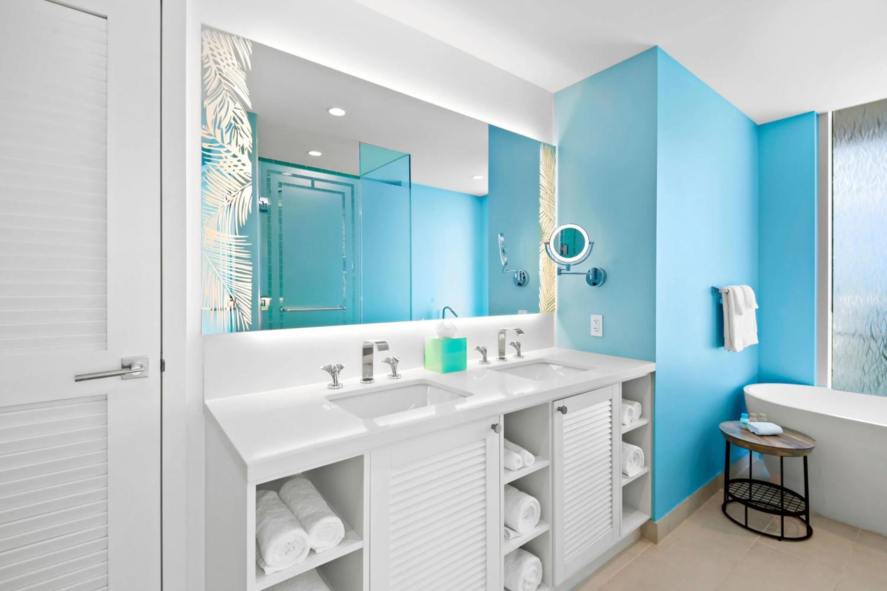 Shower in Margaritaville Beach Resort Nassau