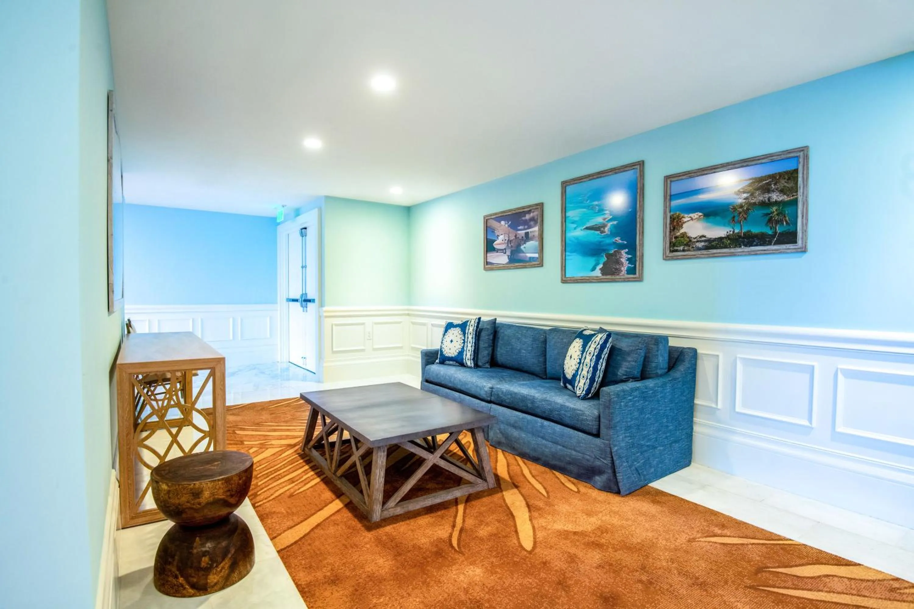 Living room in Margaritaville Beach Resort Nassau