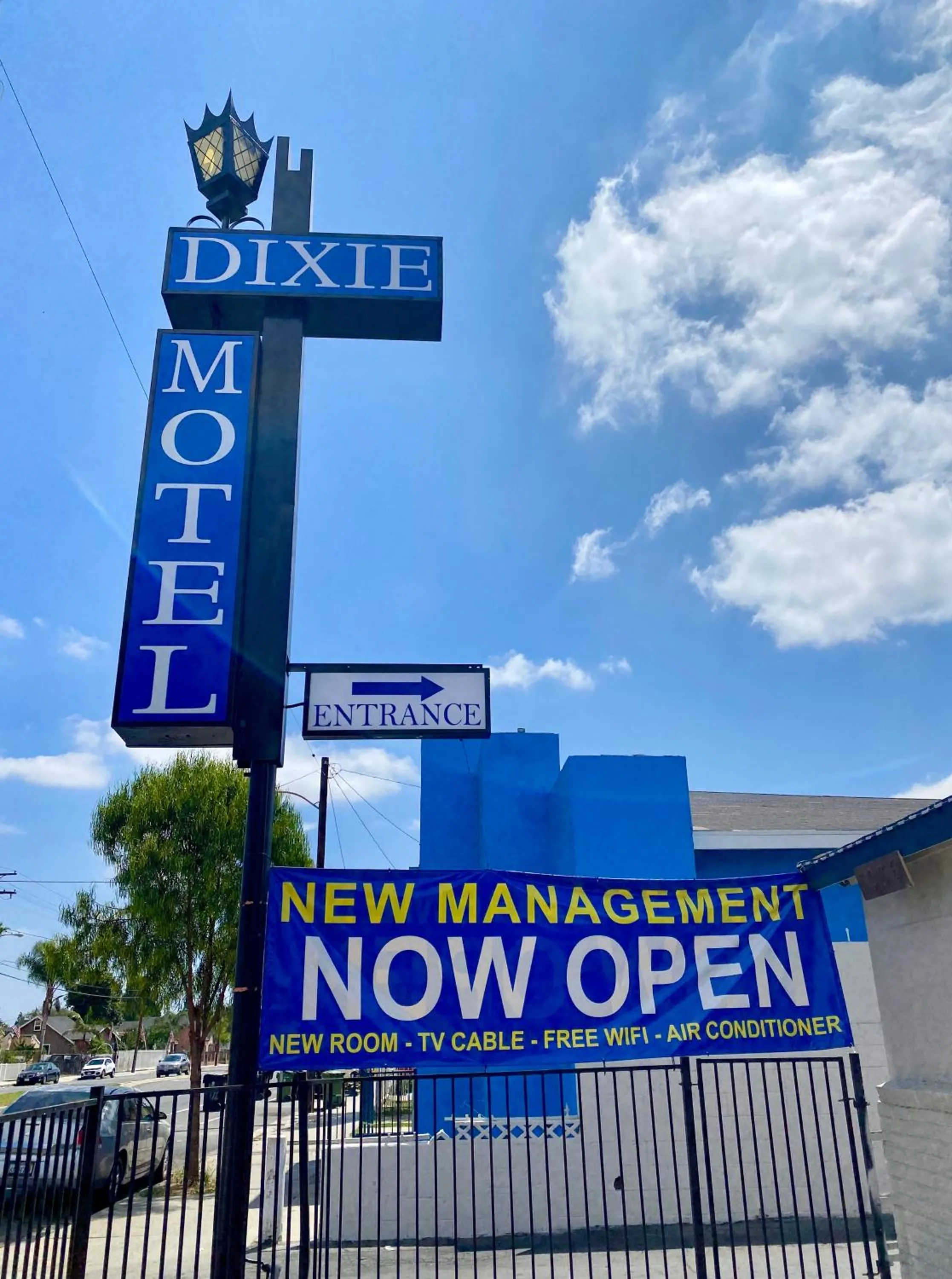 Property building in Dixie Motel