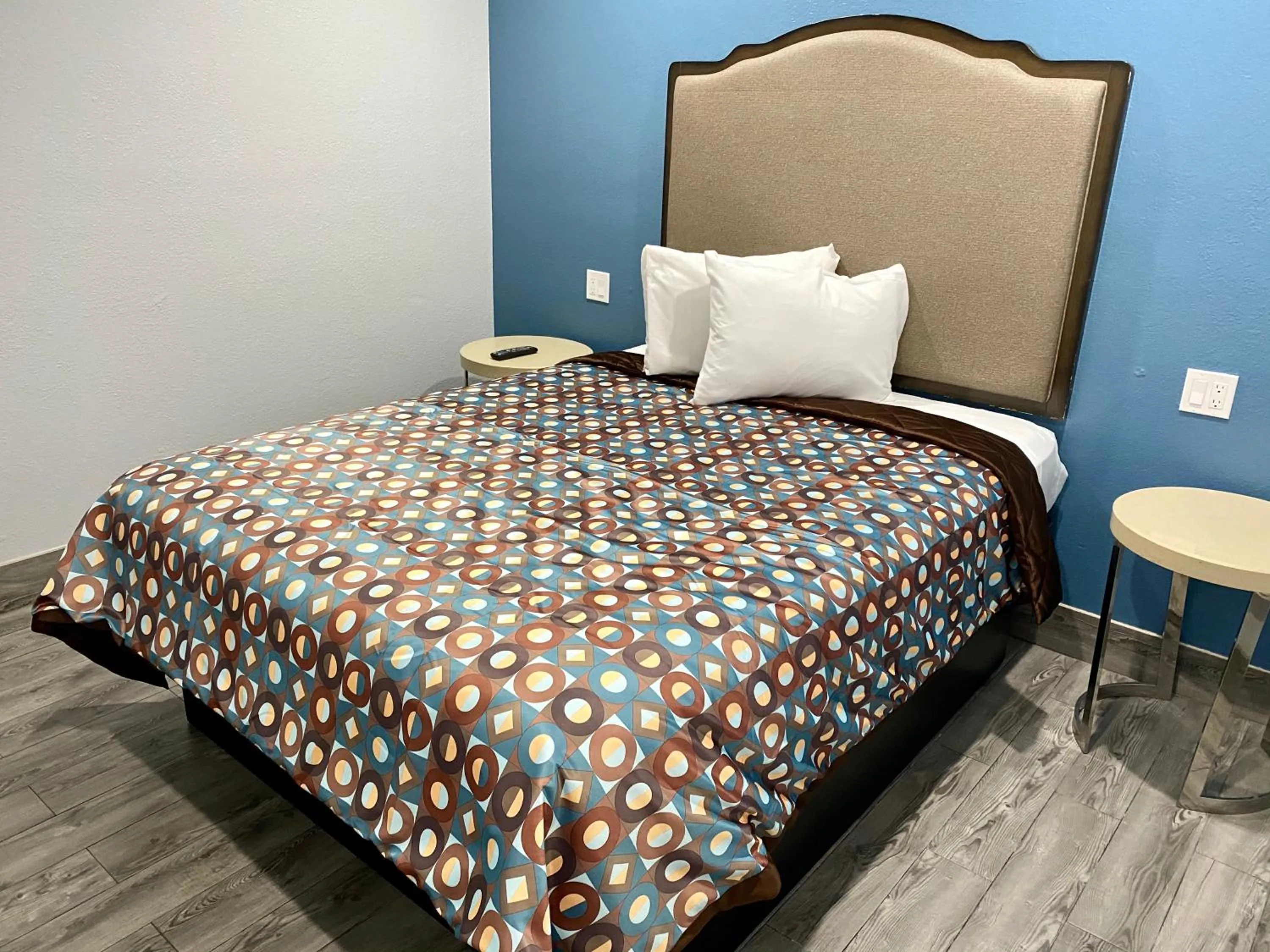 Bed in Dixie Motel