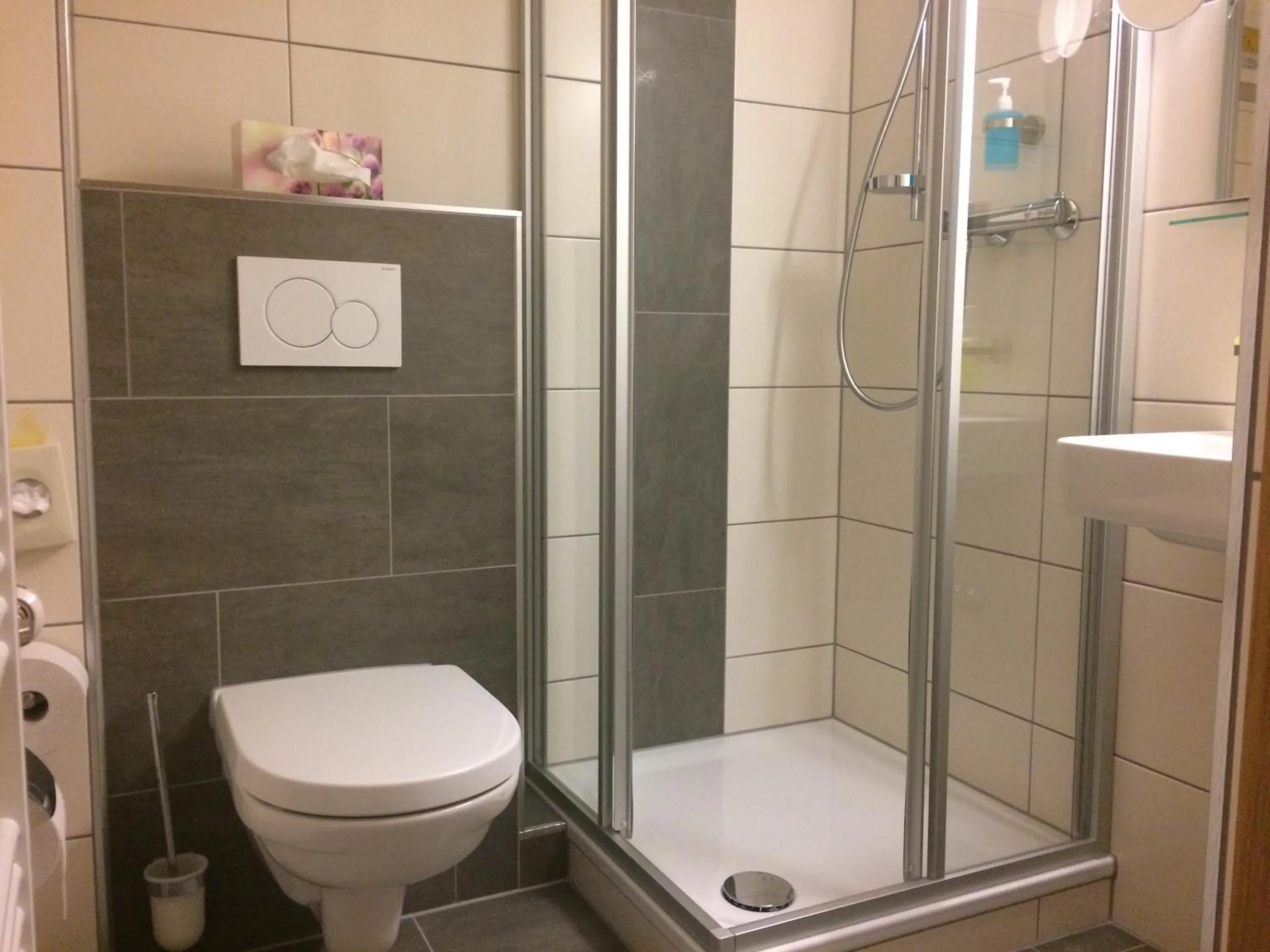 Shower in Landgasthof Gilsbach