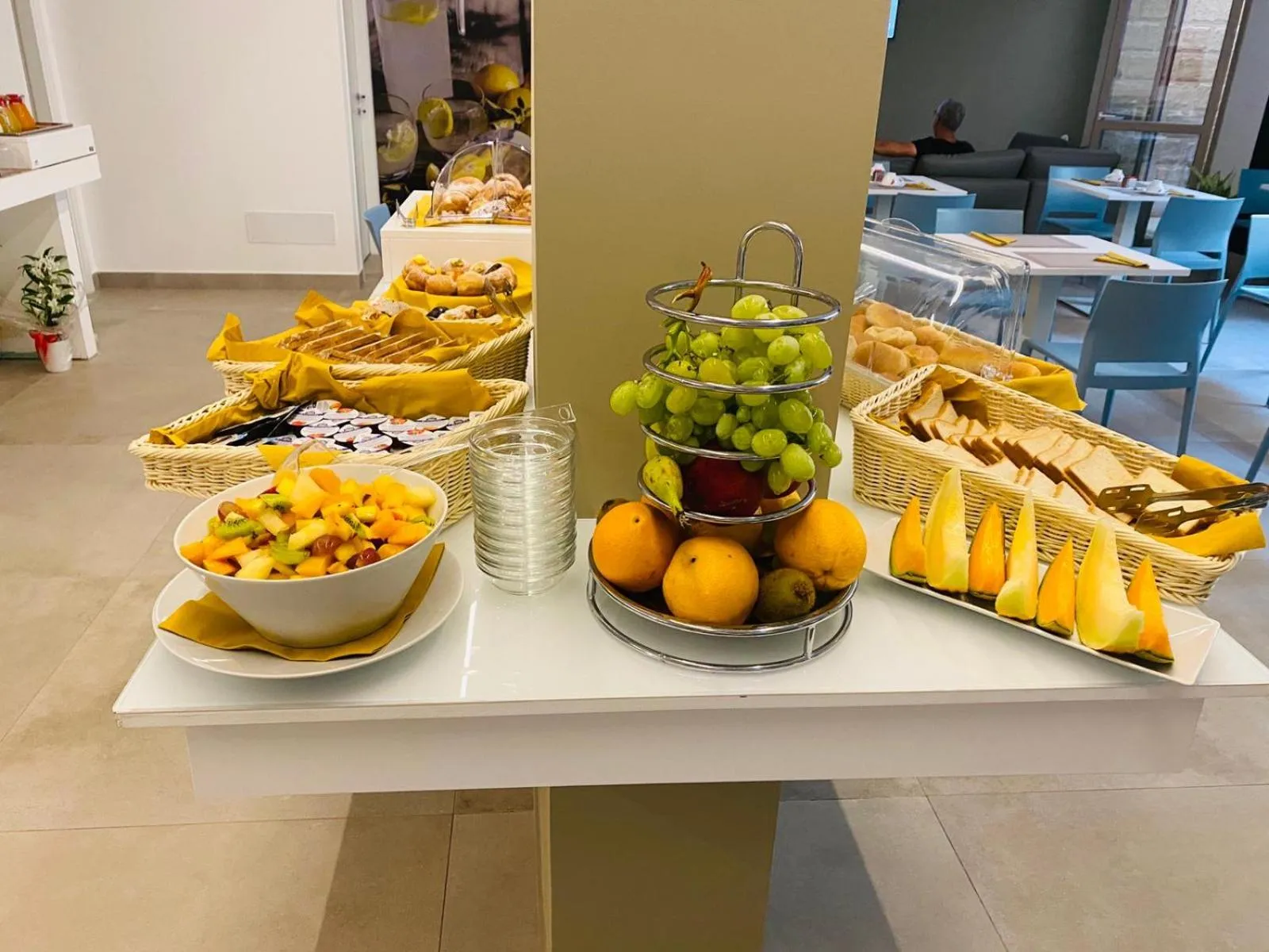 Breakfast in Sundeck Hotel