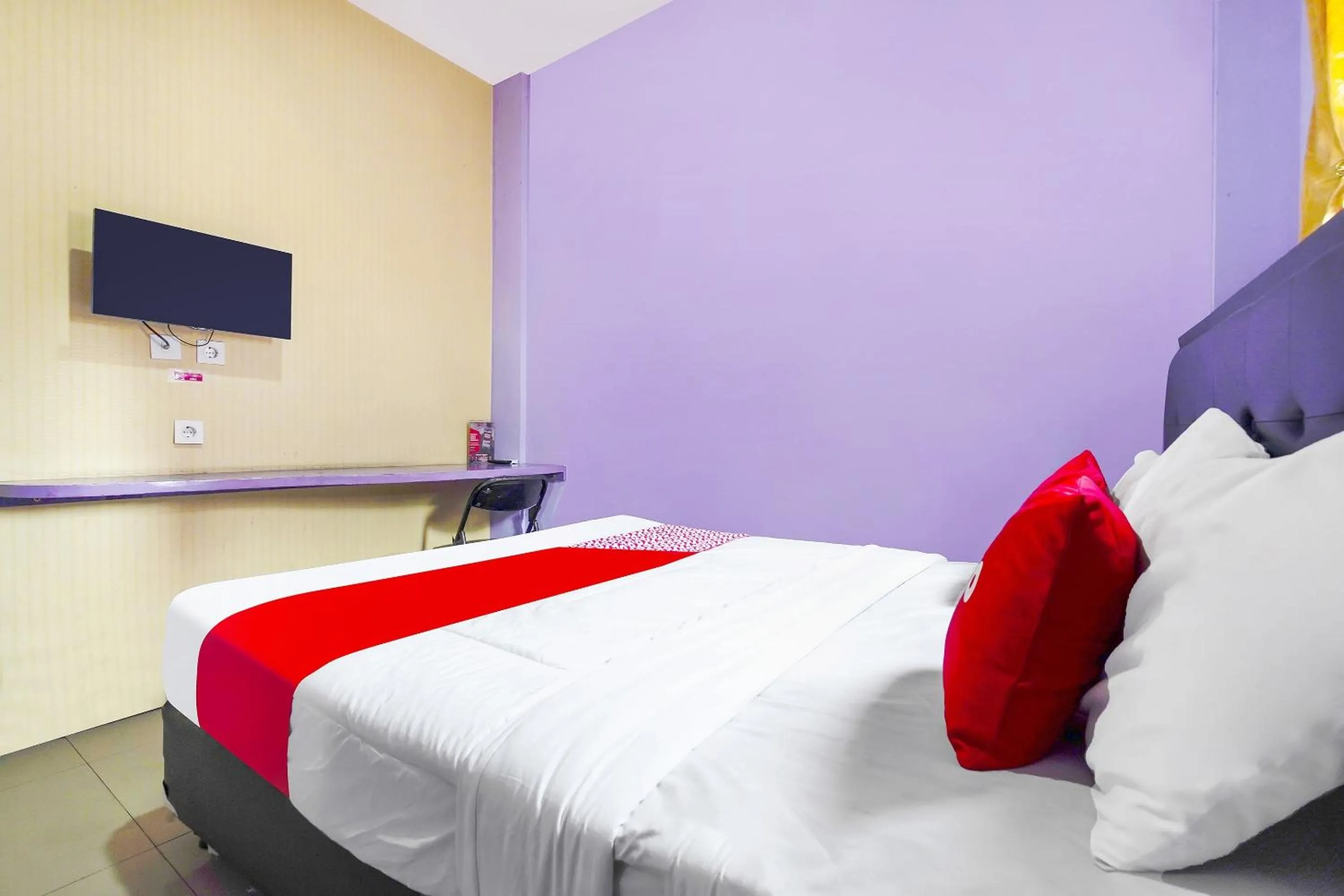 Bedroom, Bed in OYO 91299 Violet Guest House