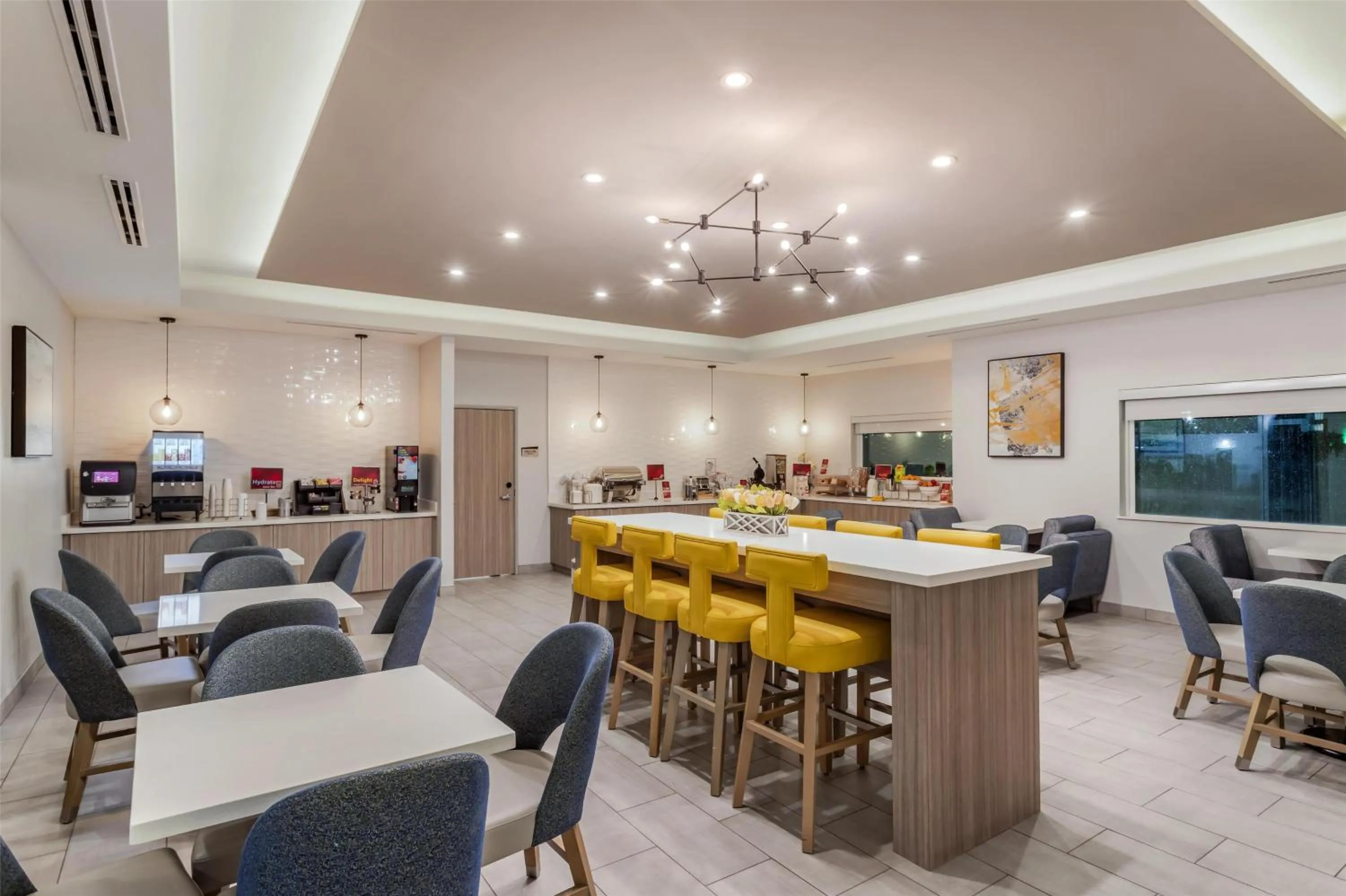 Breakfast in Best Western Plus Mid County