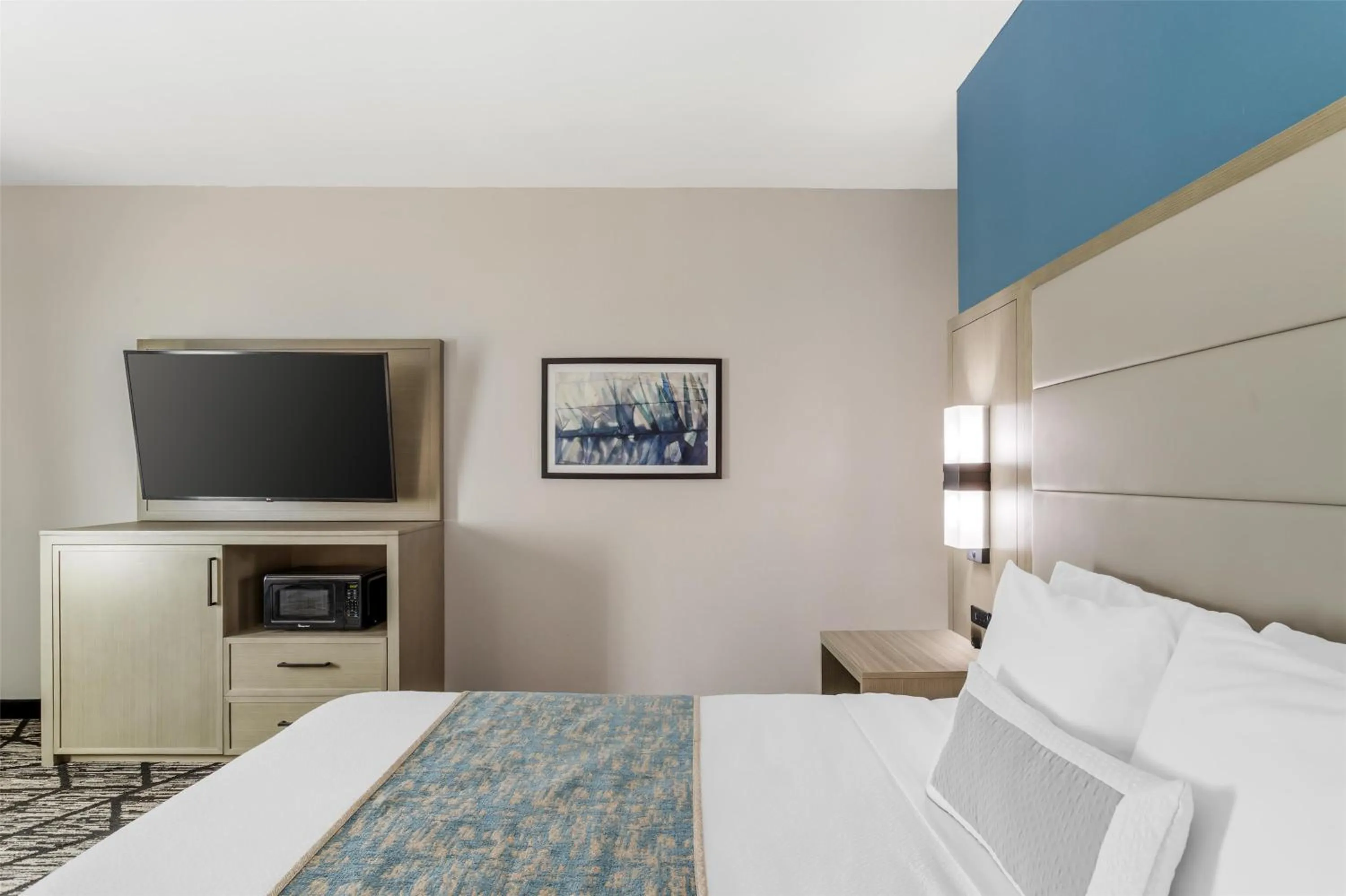 Bedroom, Bed in Best Western Plus Mid County