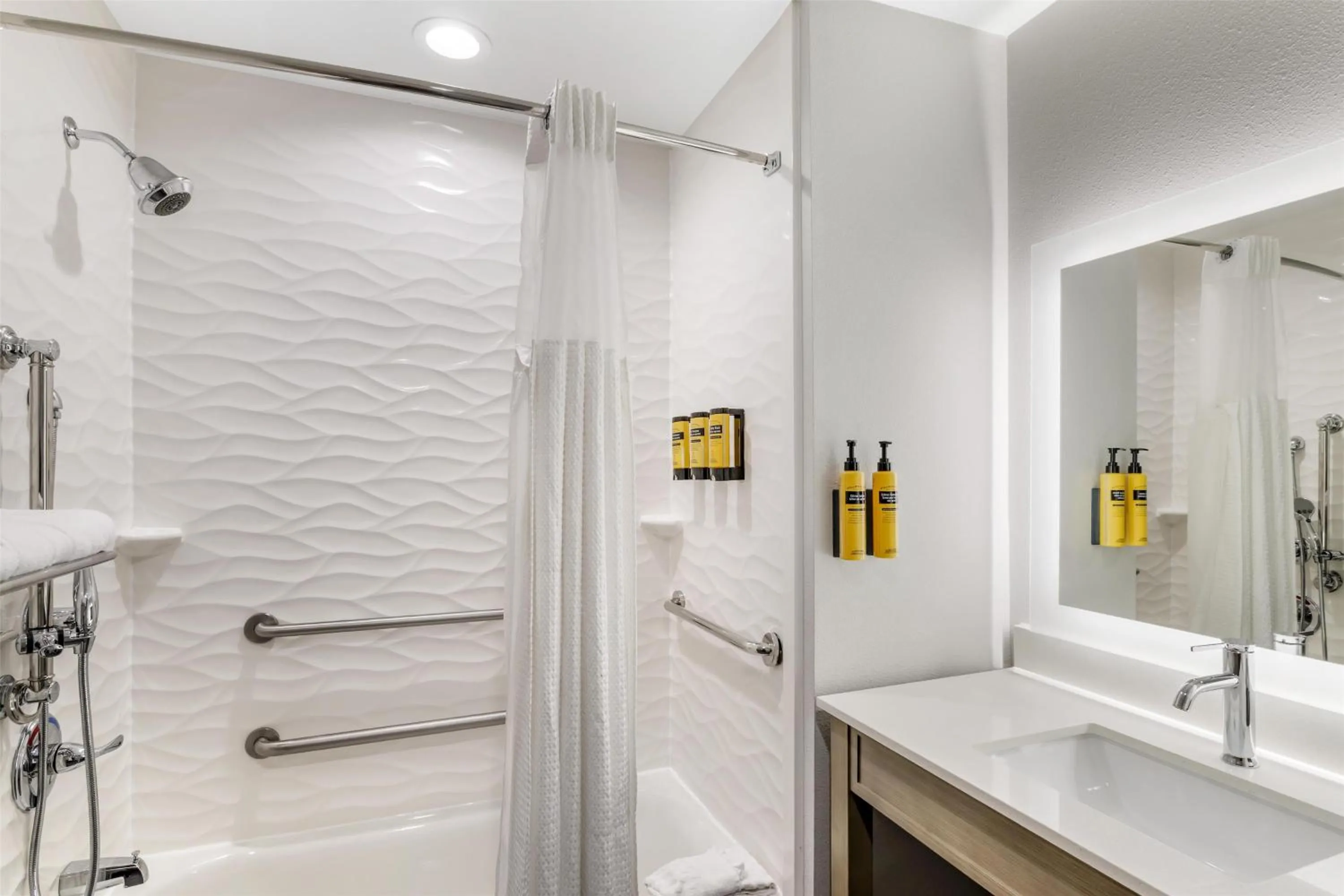 Bathroom in Best Western Plus Mid County