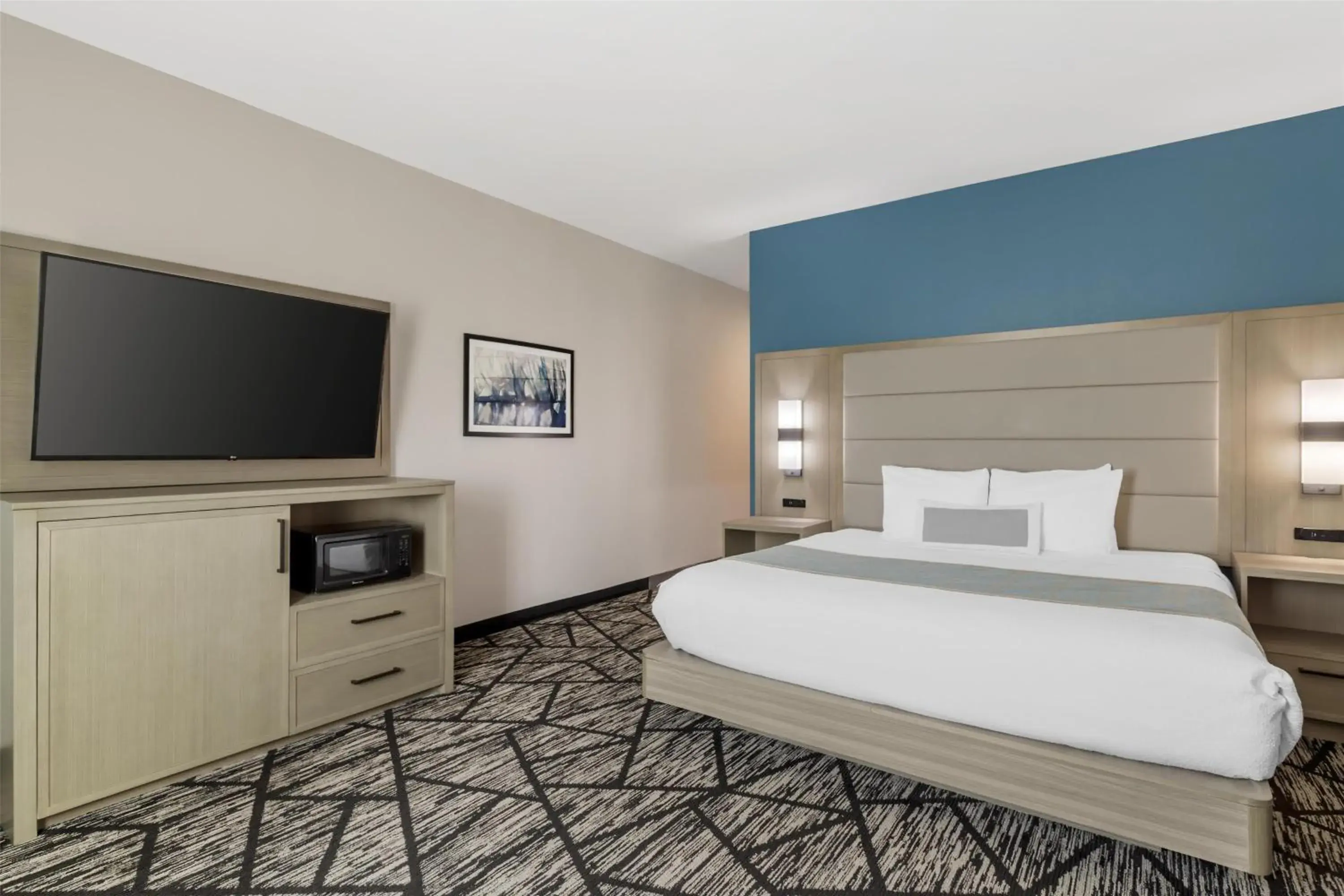 King Room with Roll-In Shower - Mobility Accessible in Best Western Plus Mid County King Room with Roll-In Shower - Mobility Accessible in Best Western Plus Mid County