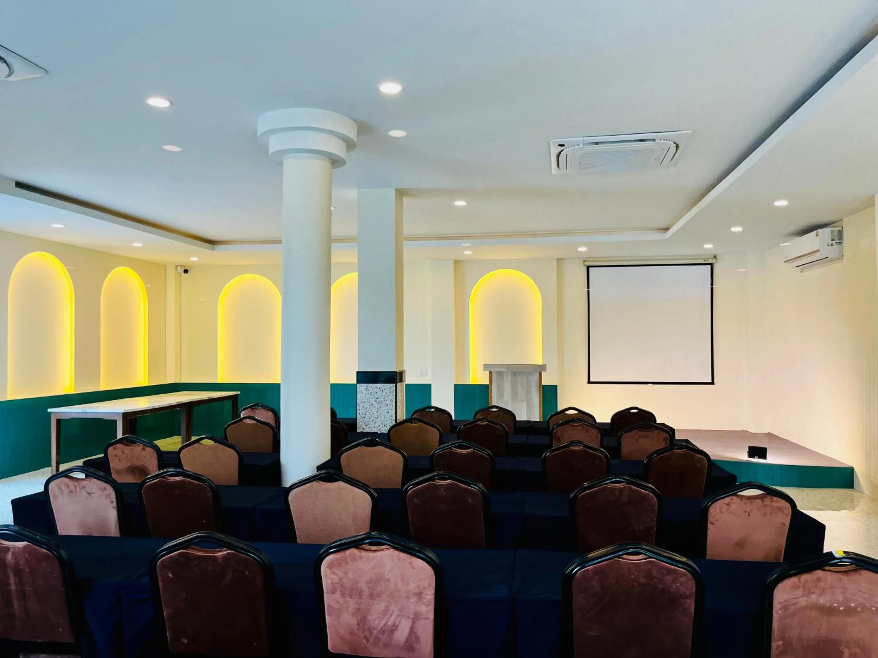 Meeting/conference room in USABAI Riverside Boutique Hotel