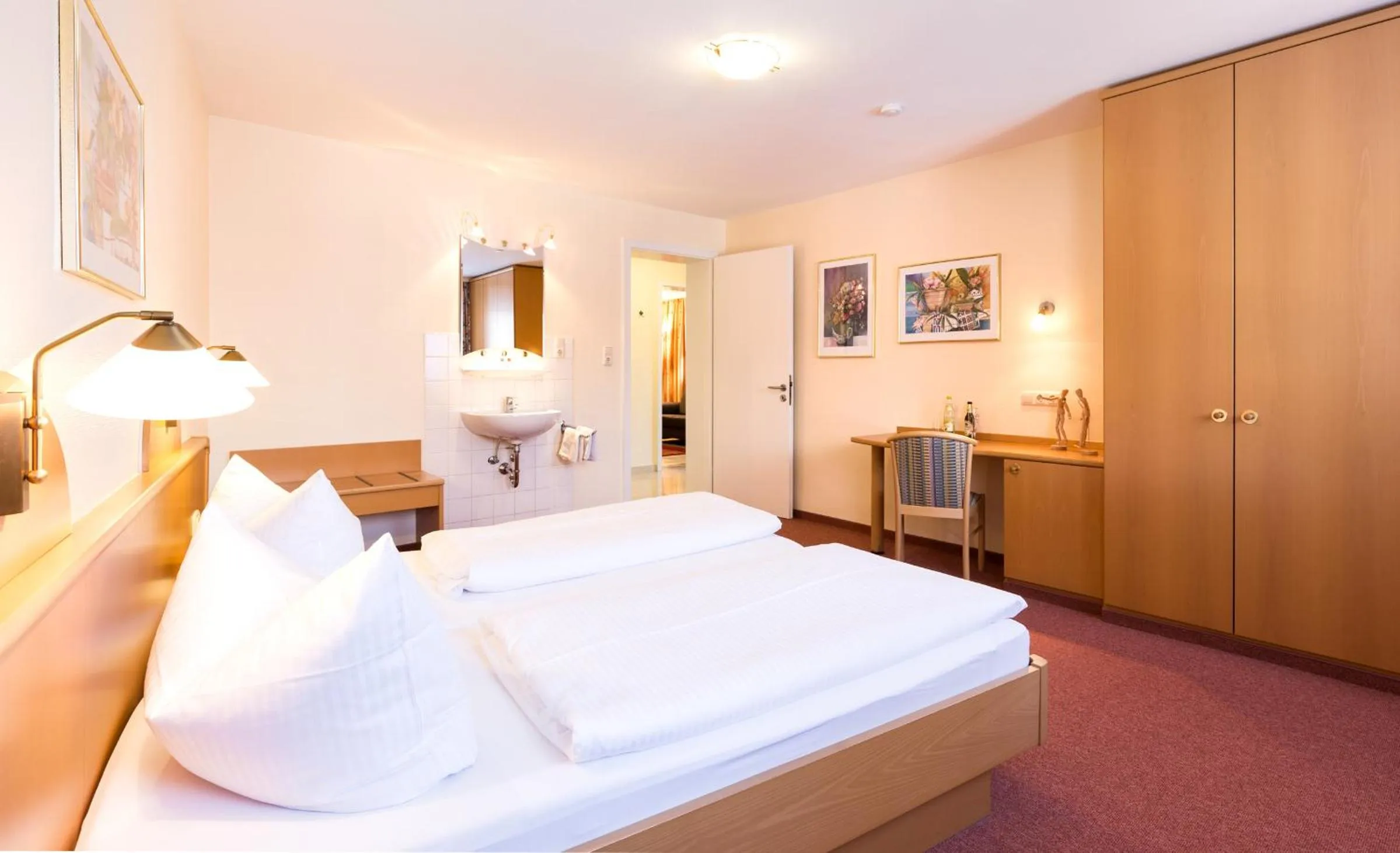 Photo of the whole room, Bed in Hotel Bergfried & Schönblick