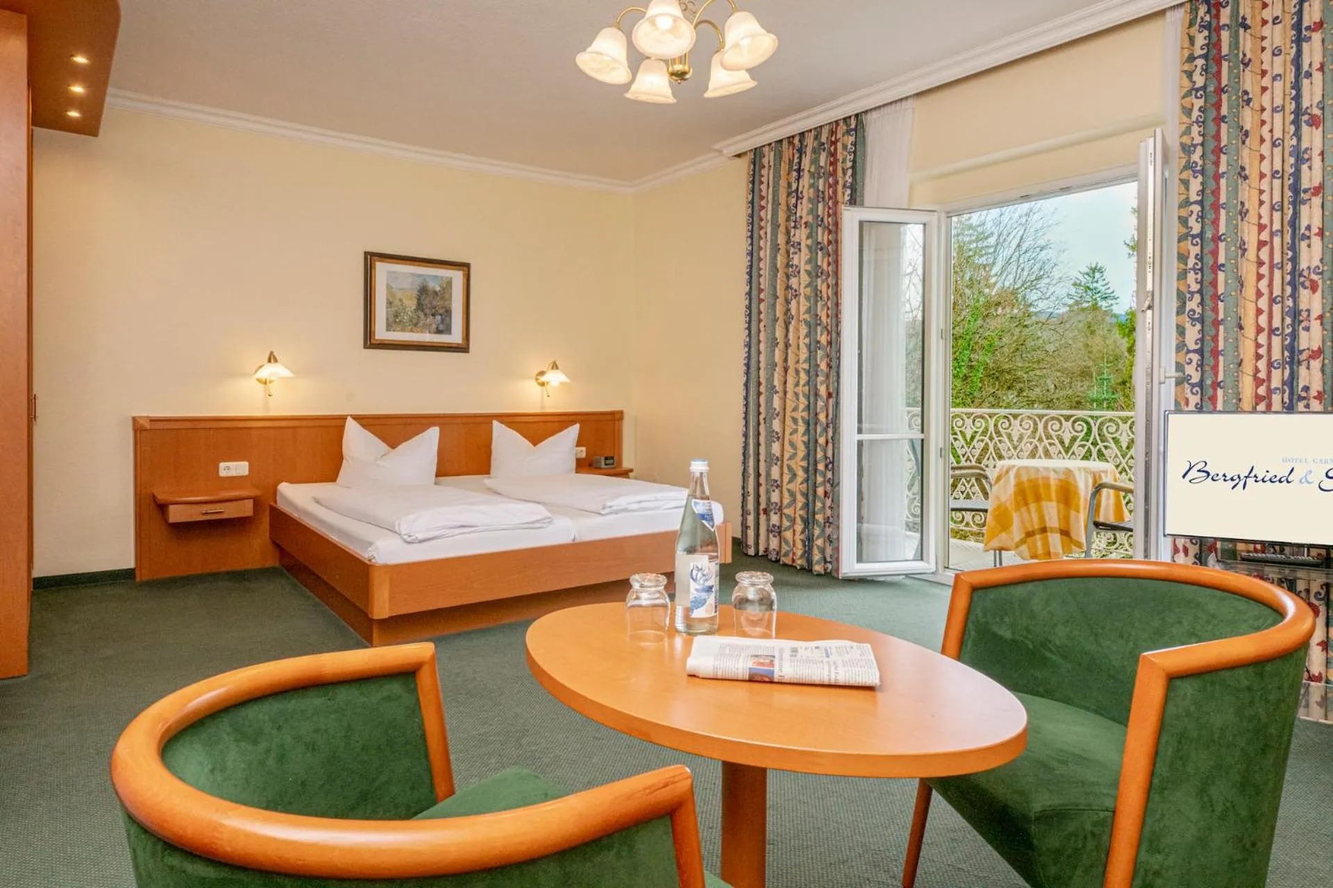 Photo of the whole room, Bed in Hotel Bergfried & Schönblick