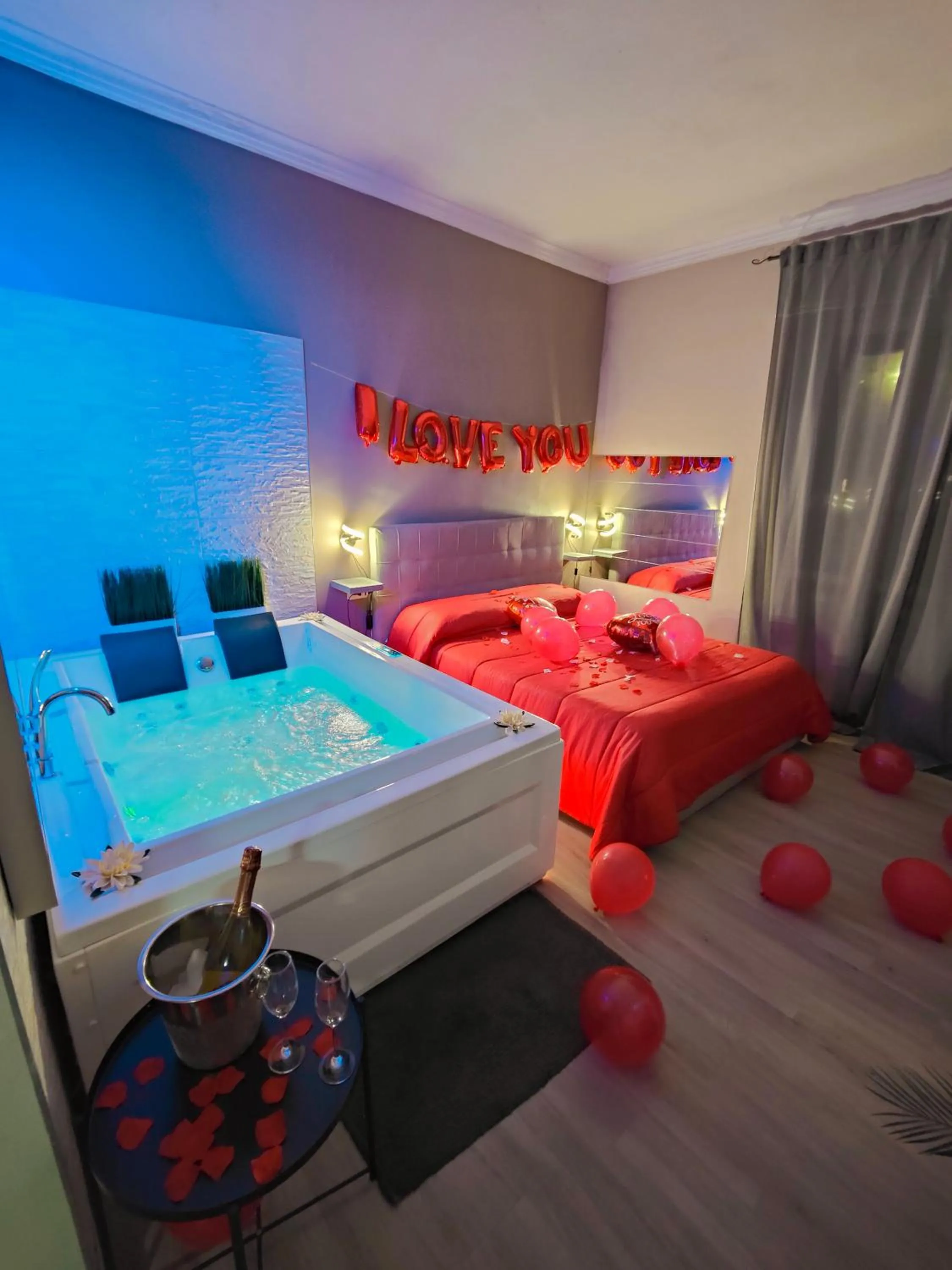 Hot Tub, Bed in Etnea Gioeni House Suite