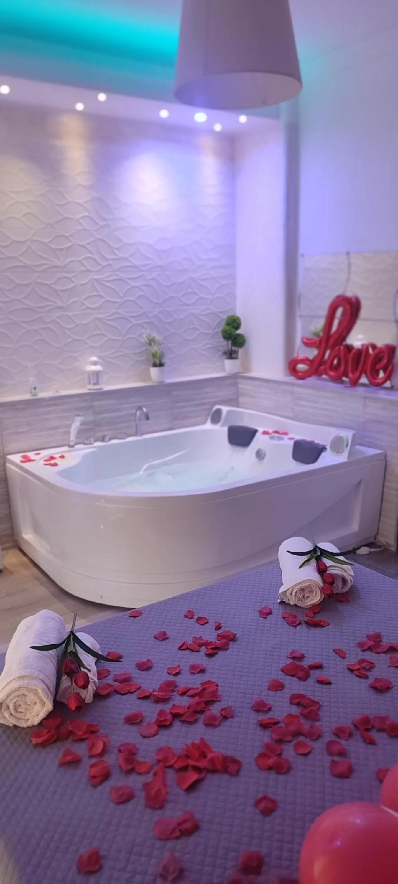 Hot Tub in Etnea Gioeni House Suite