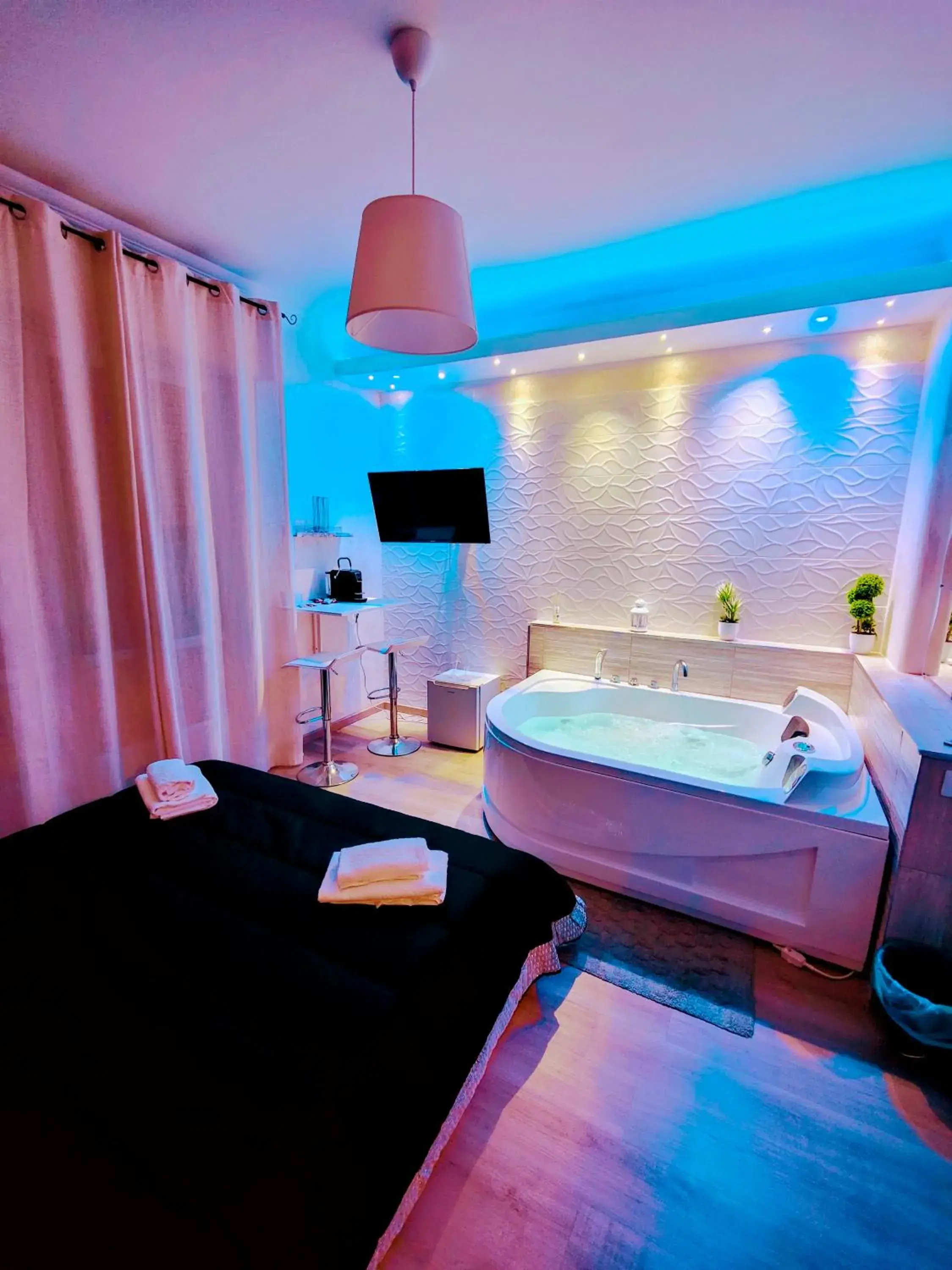 Deluxe Suite with Spa Bath in Etnea Gioeni House Suite Deluxe Suite with Spa Bath in Etnea Gioeni House Suite