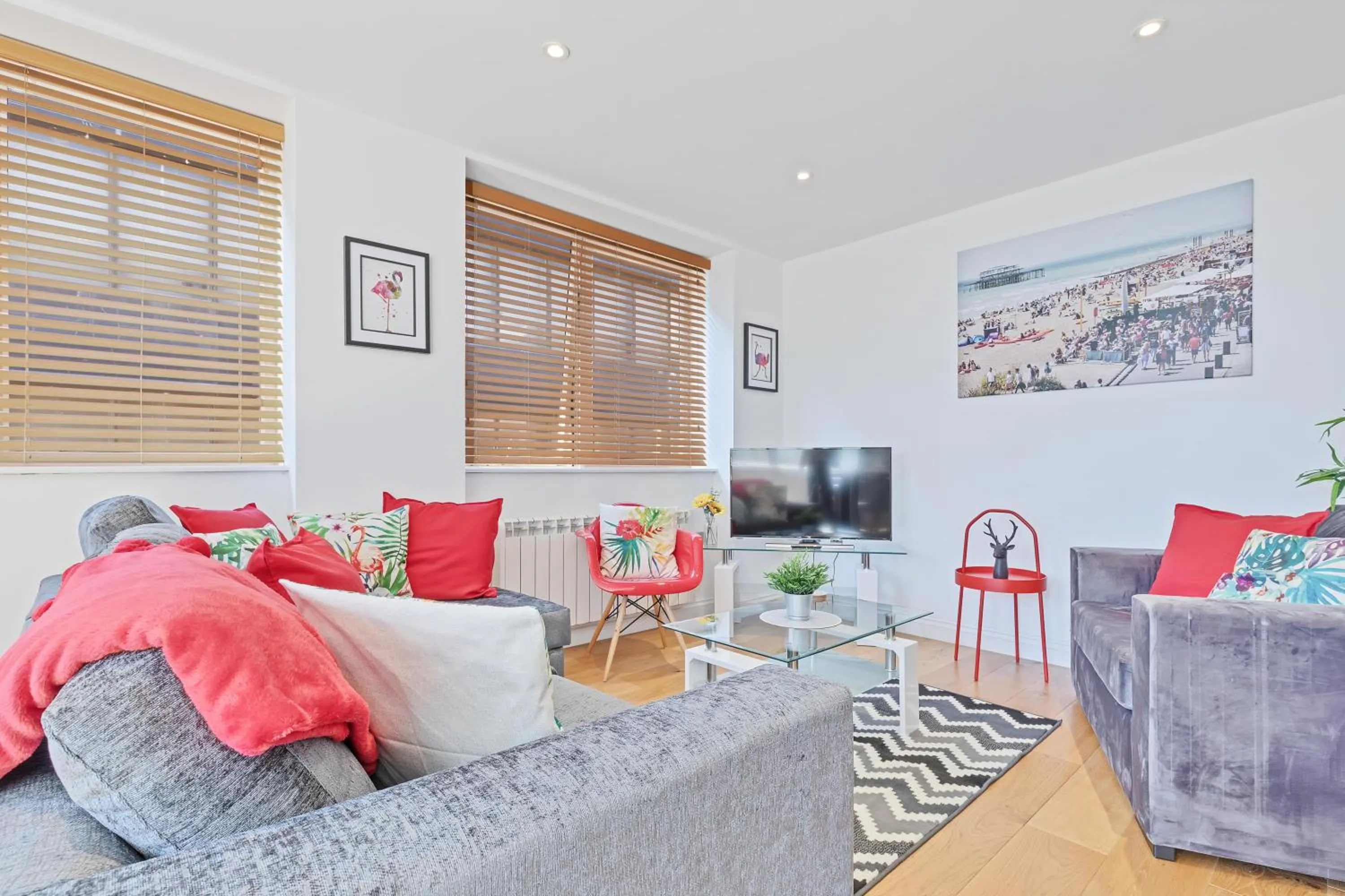 TV and multimedia in Urban Heights - By My Getaways