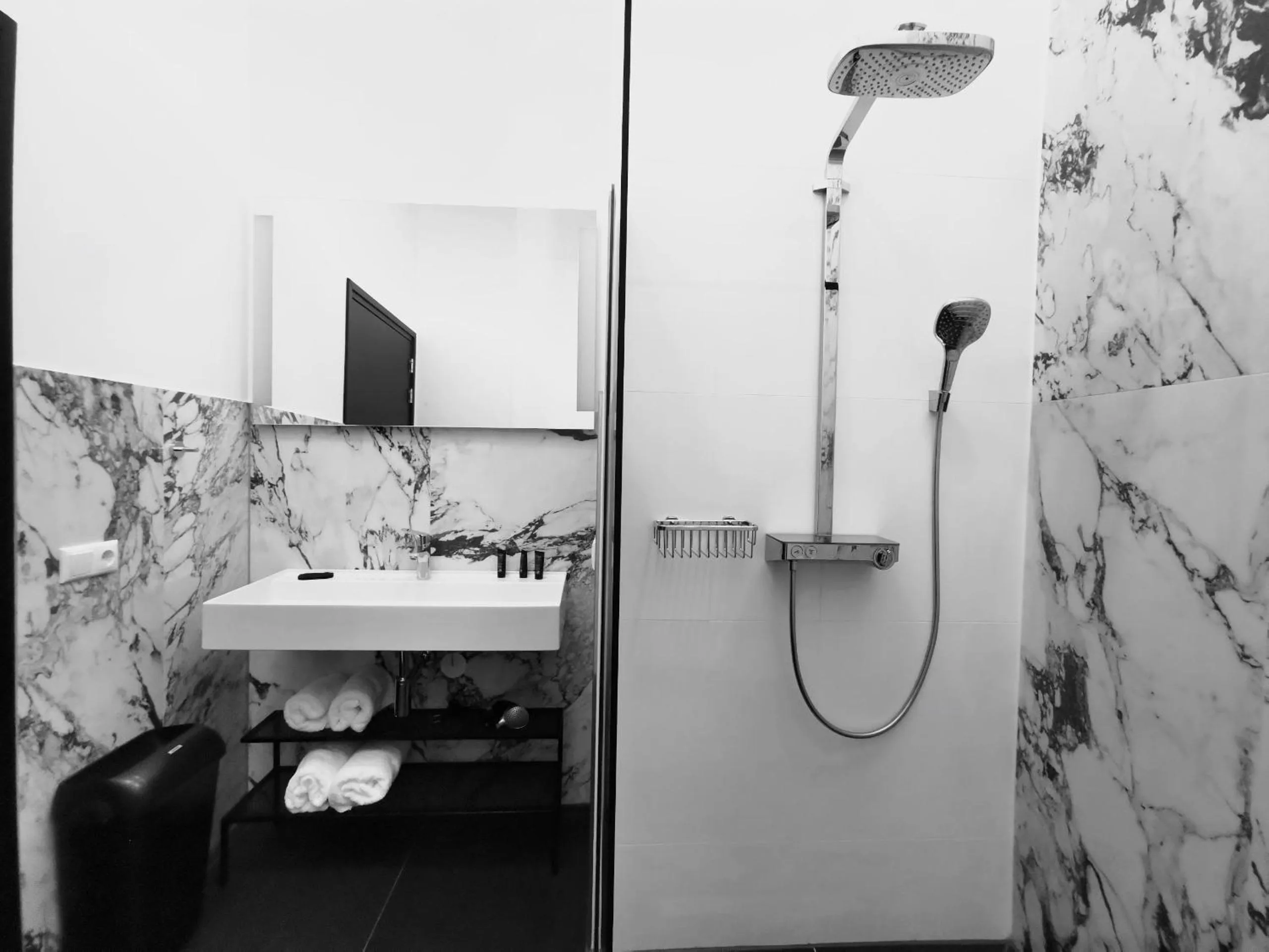 Shower in Bed, Bites & Business Hotel Rotterdam